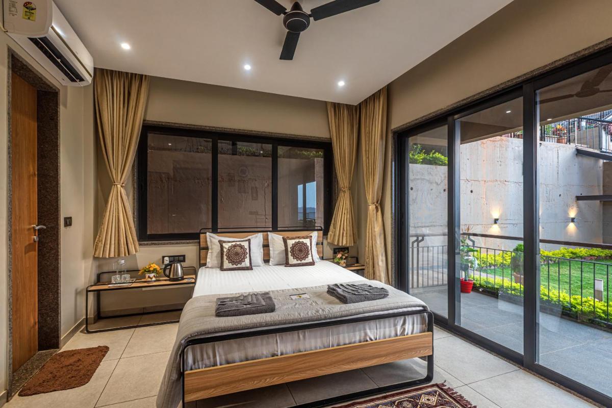 SaffronStays Cinco Elementos, Panchgani - stunning valley view pool villa