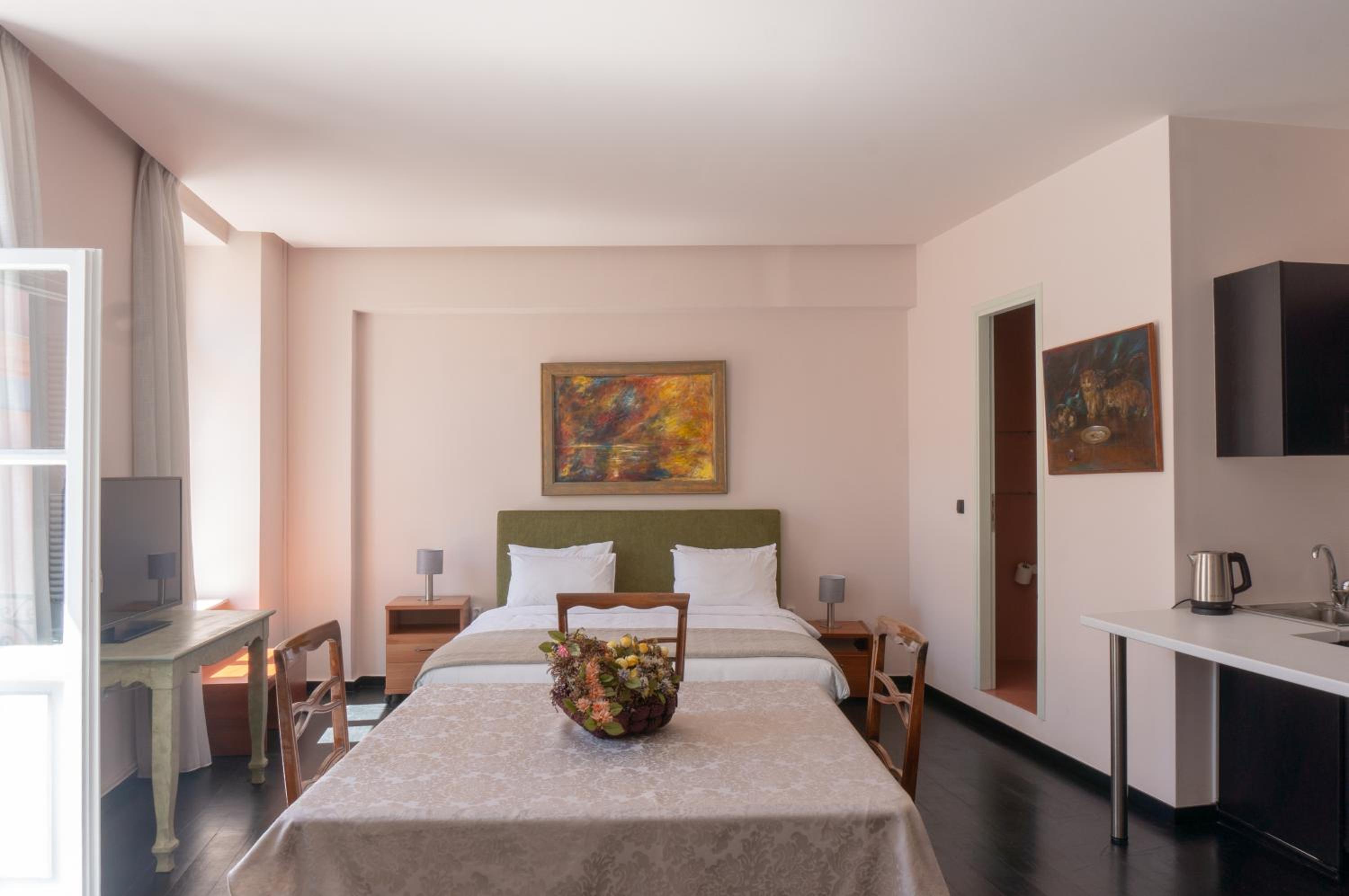 Afrodite's Mansion in Plaka by JJ Hospitality