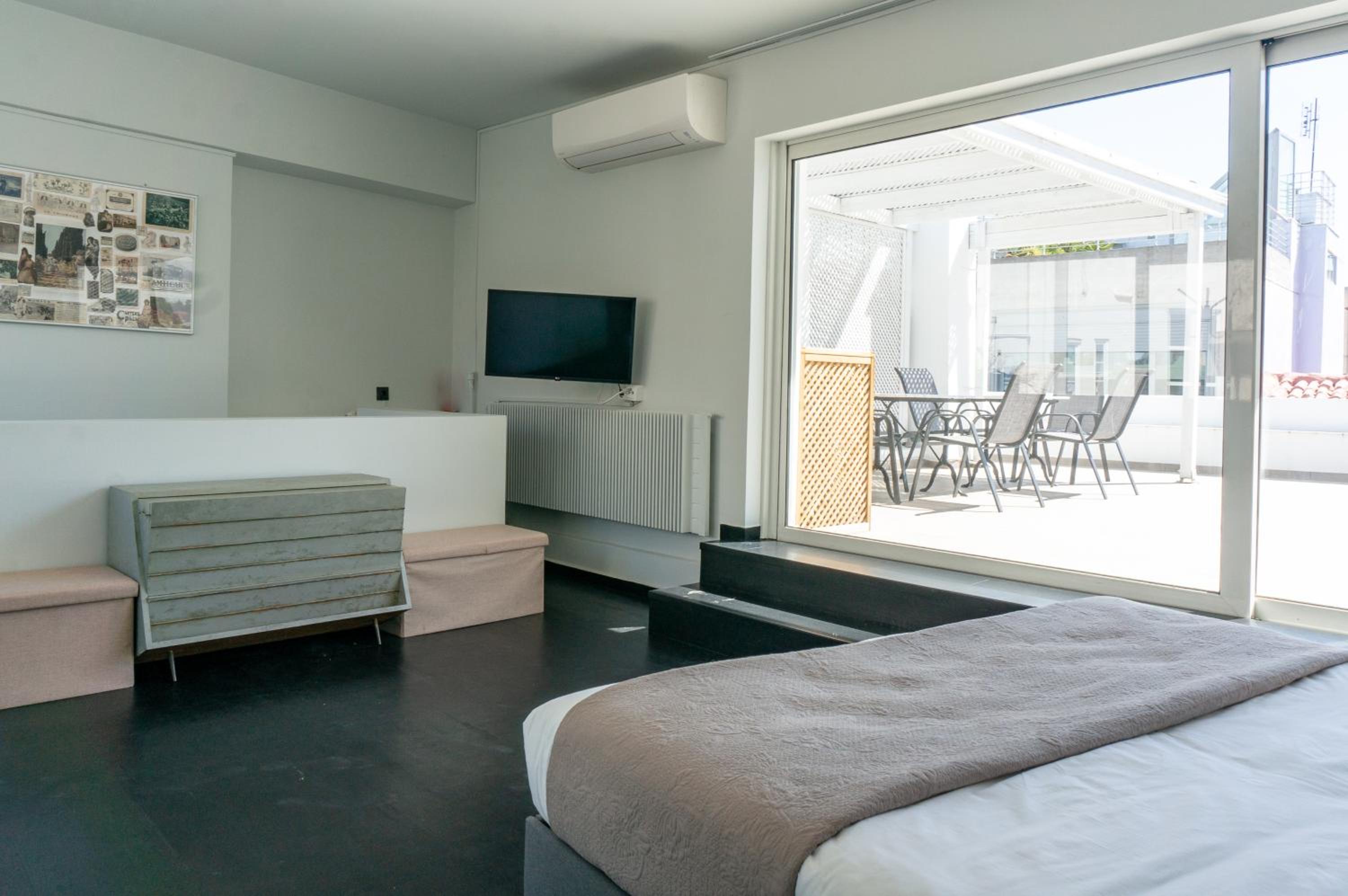 Afrodite's Mansion in Plaka by JJ Hospitality