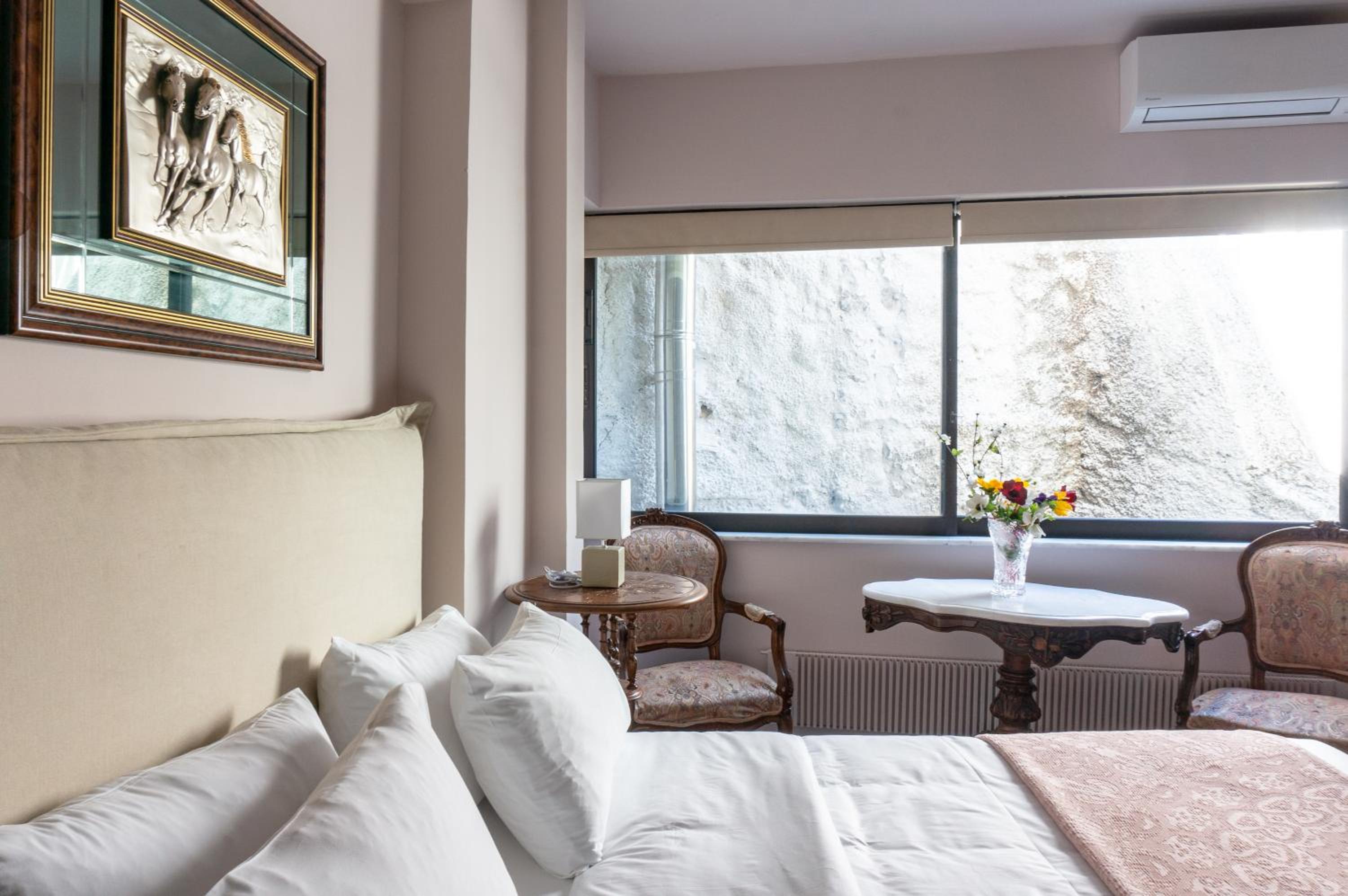 Afrodite's Mansion in Plaka by JJ Hospitality