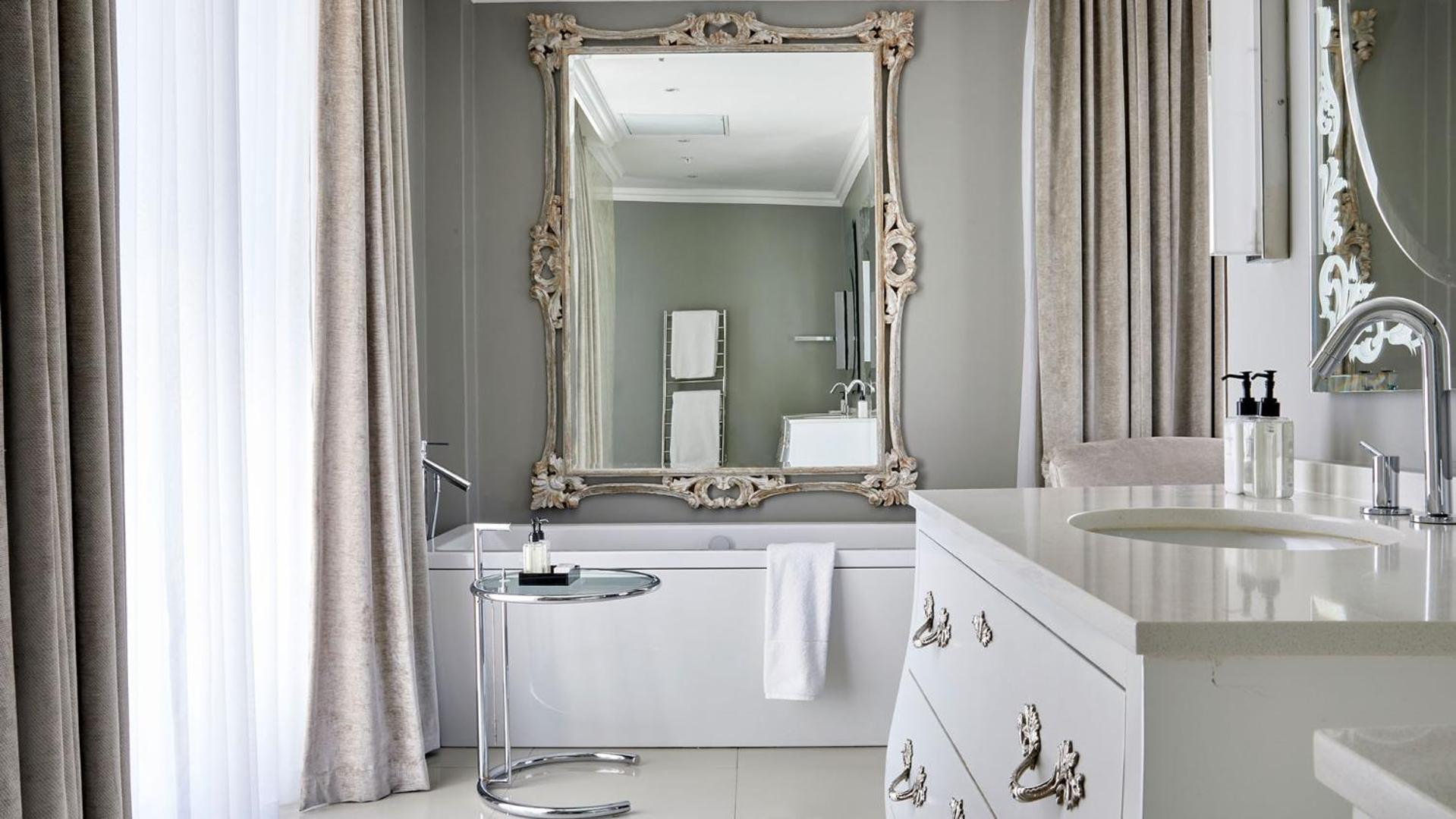 Queen Victoria Hotel by NEWMARK