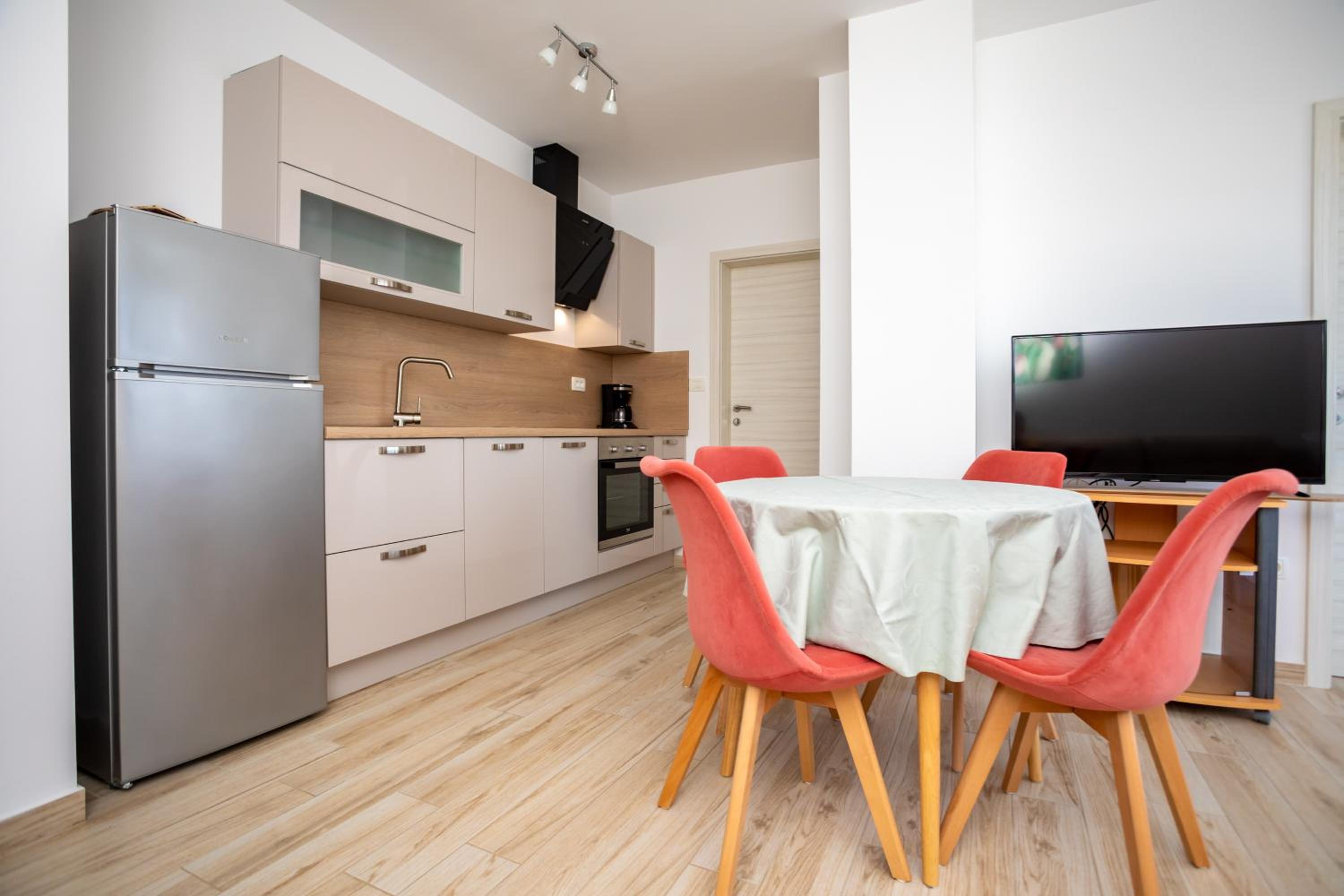 Apartments Jelena Vantačići