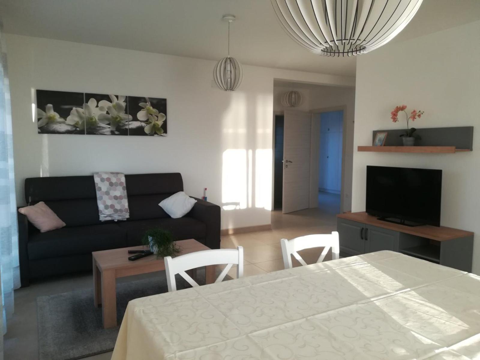 Apartments Jelena Vantačići