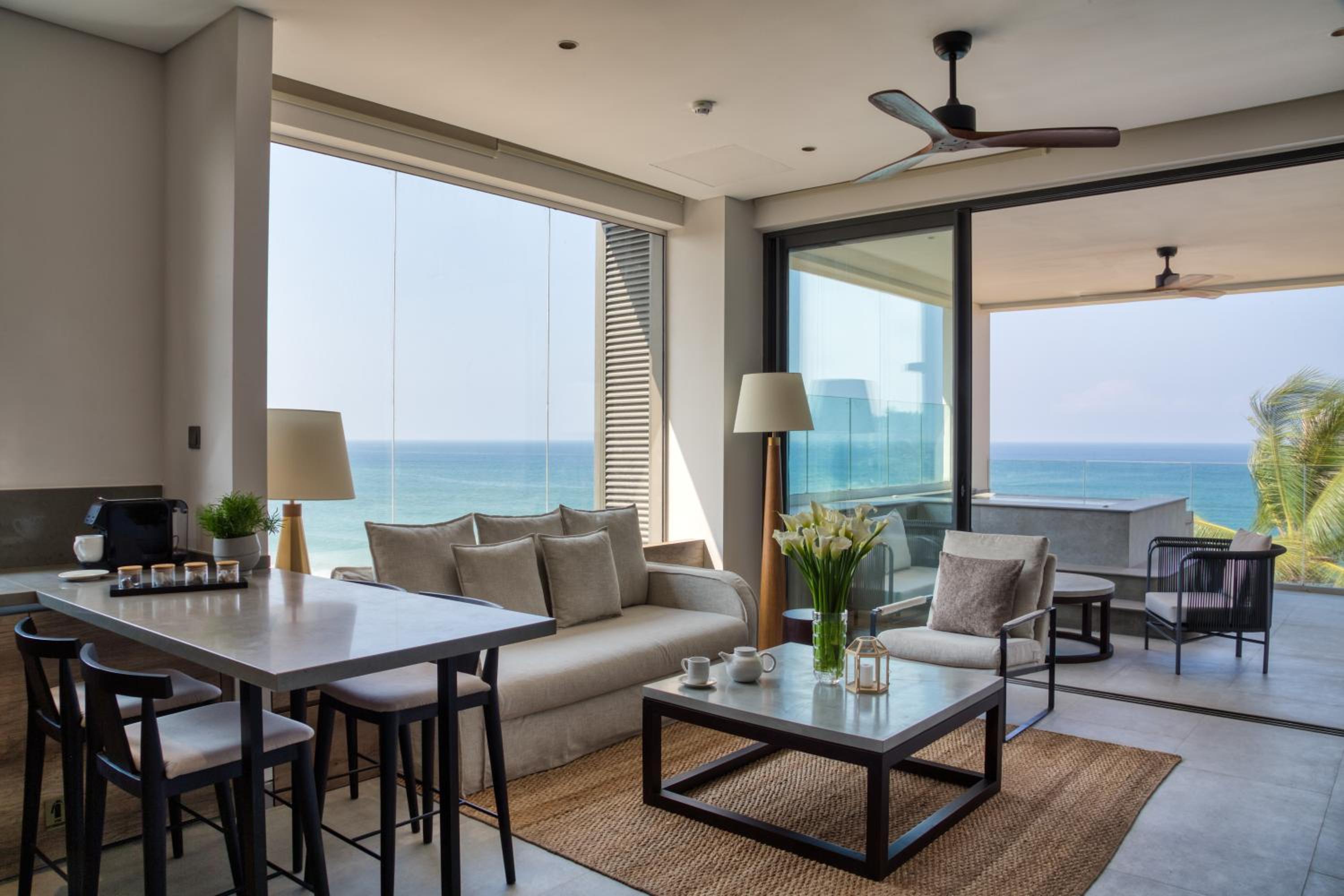 Hotel Crystal Sands Hikkaduwa - Image 1