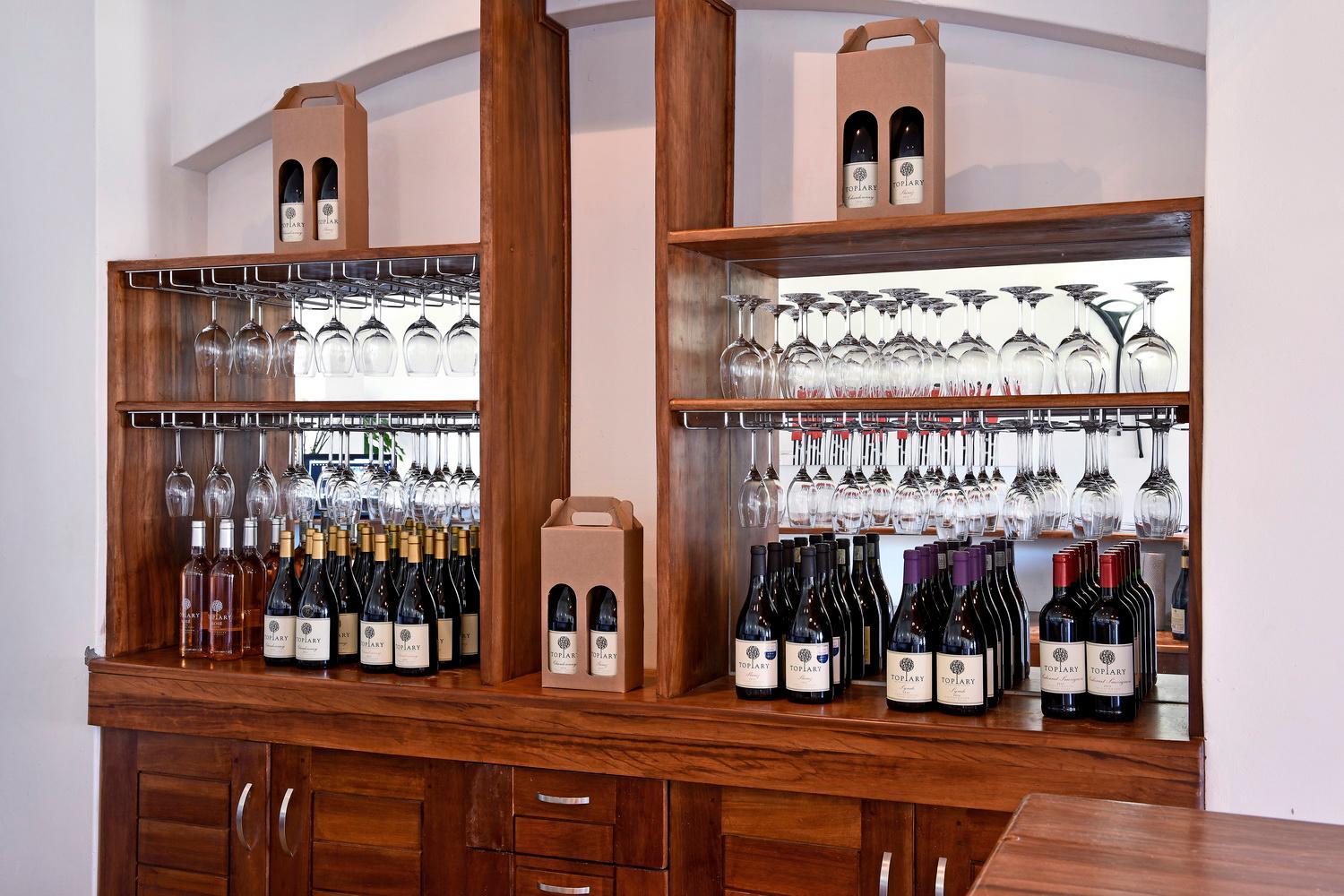 Topiary Wine Estate & Cottages