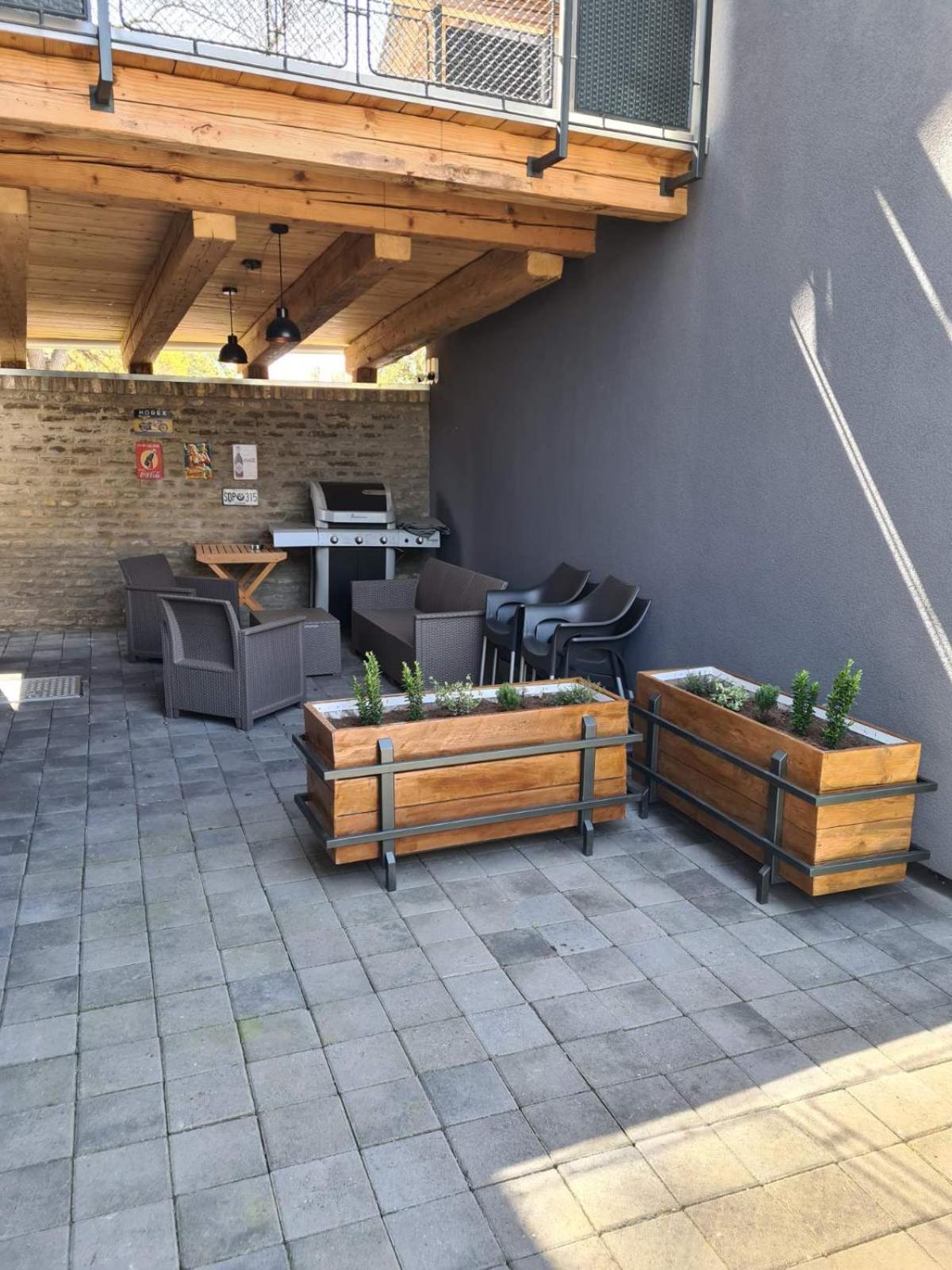 Gray brick view 2