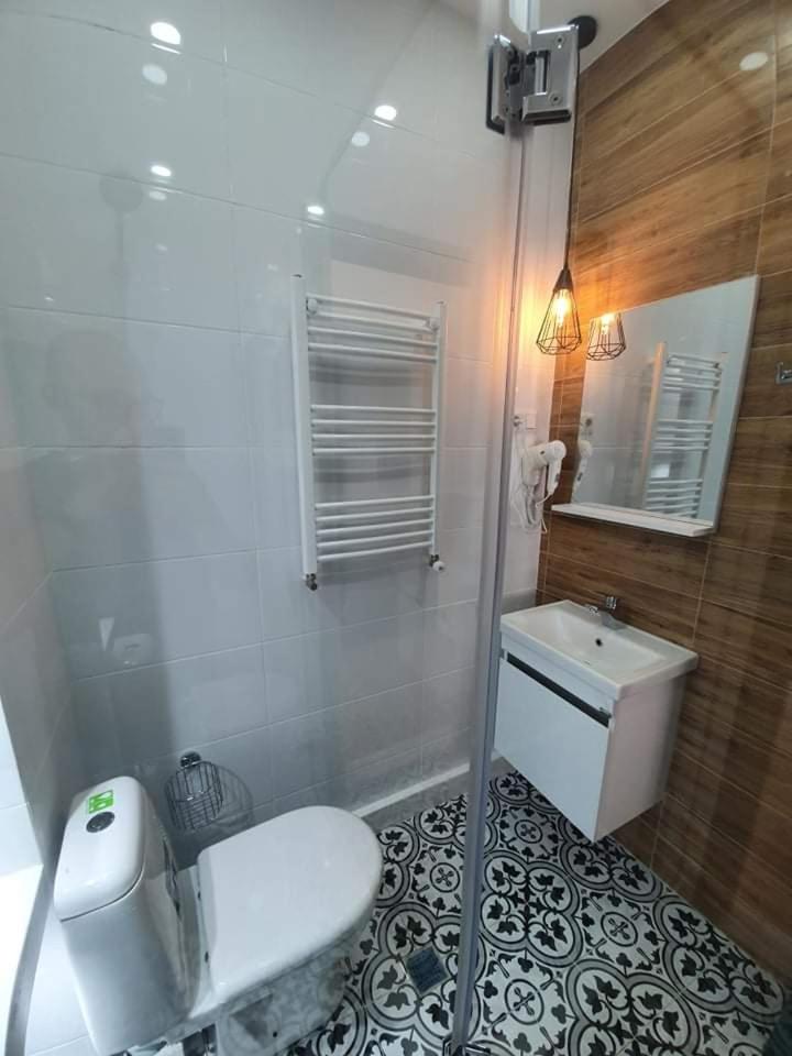 Holiday Rooms 8 view 4