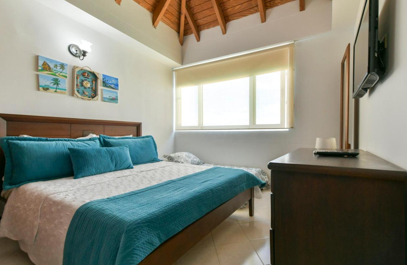 PENTHOUSE AGUAMARINA