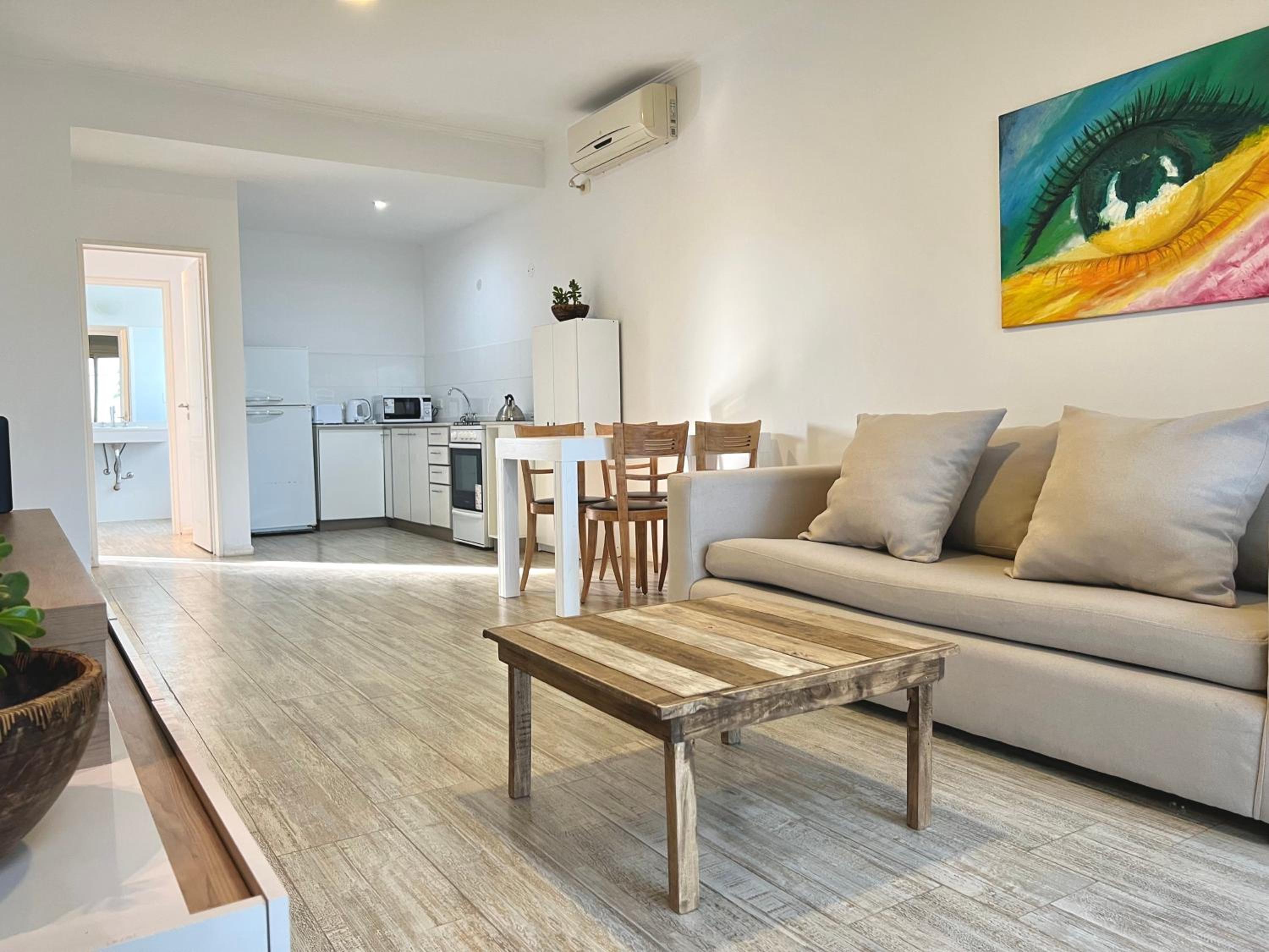 Espectacular departamento sobre la laguna para parejas