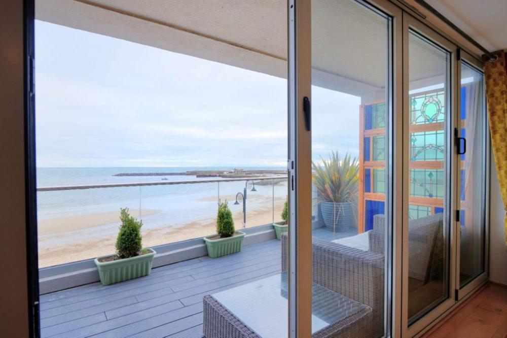 Largigi offering two amazing panoramic sea front apartments view 2