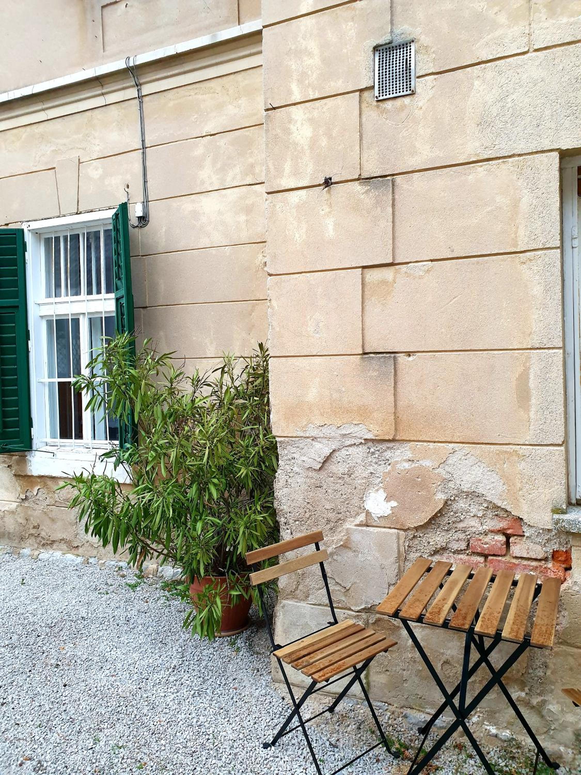 Photo 33