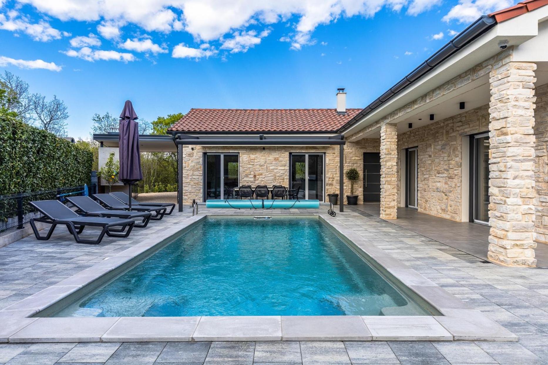 Villa Larra view 2
