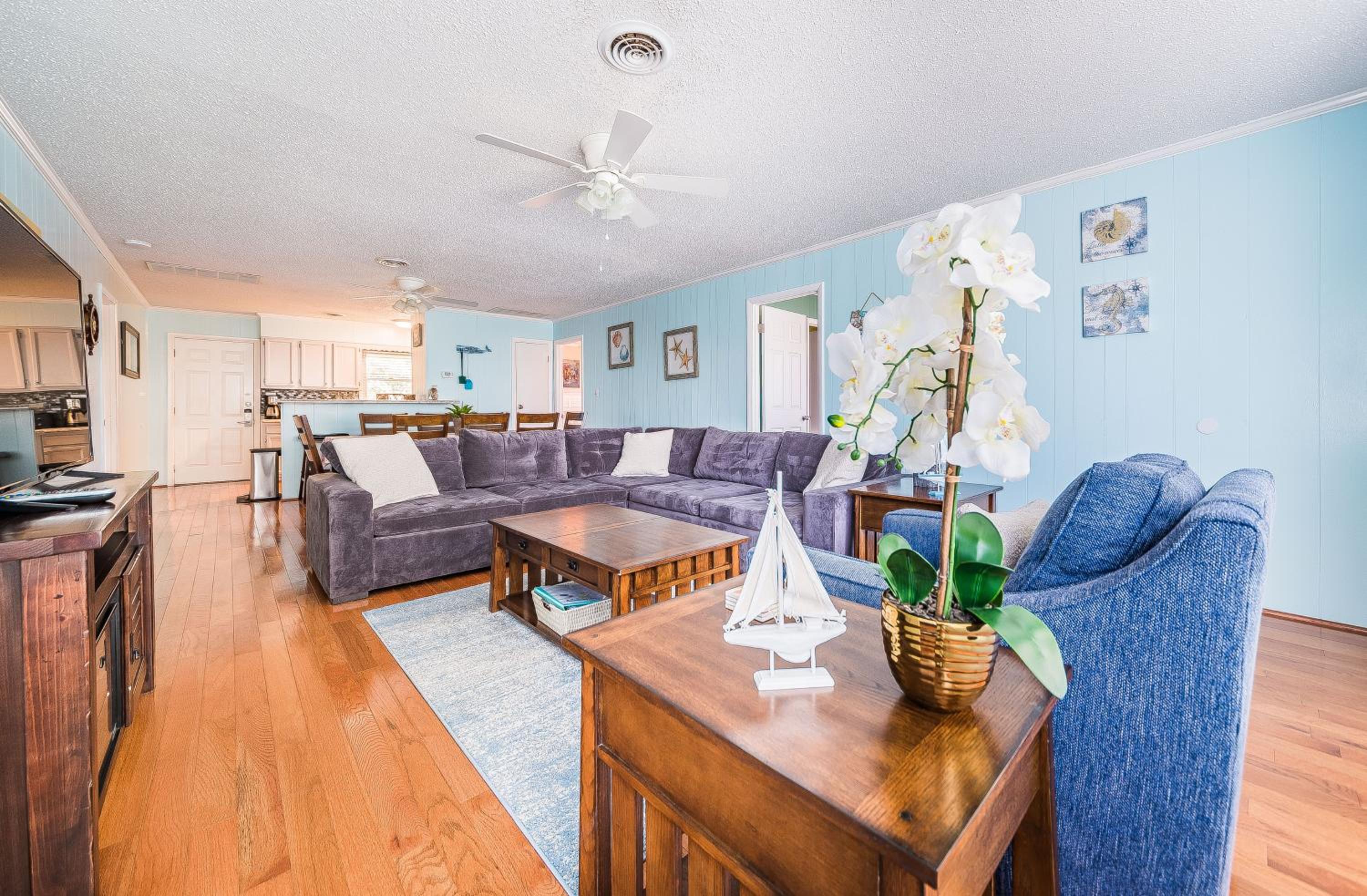 Landing Pad - Kill Devil Hills, Oceanside, 350 Yards to Beach, Flex Stays, 4 BR view 2