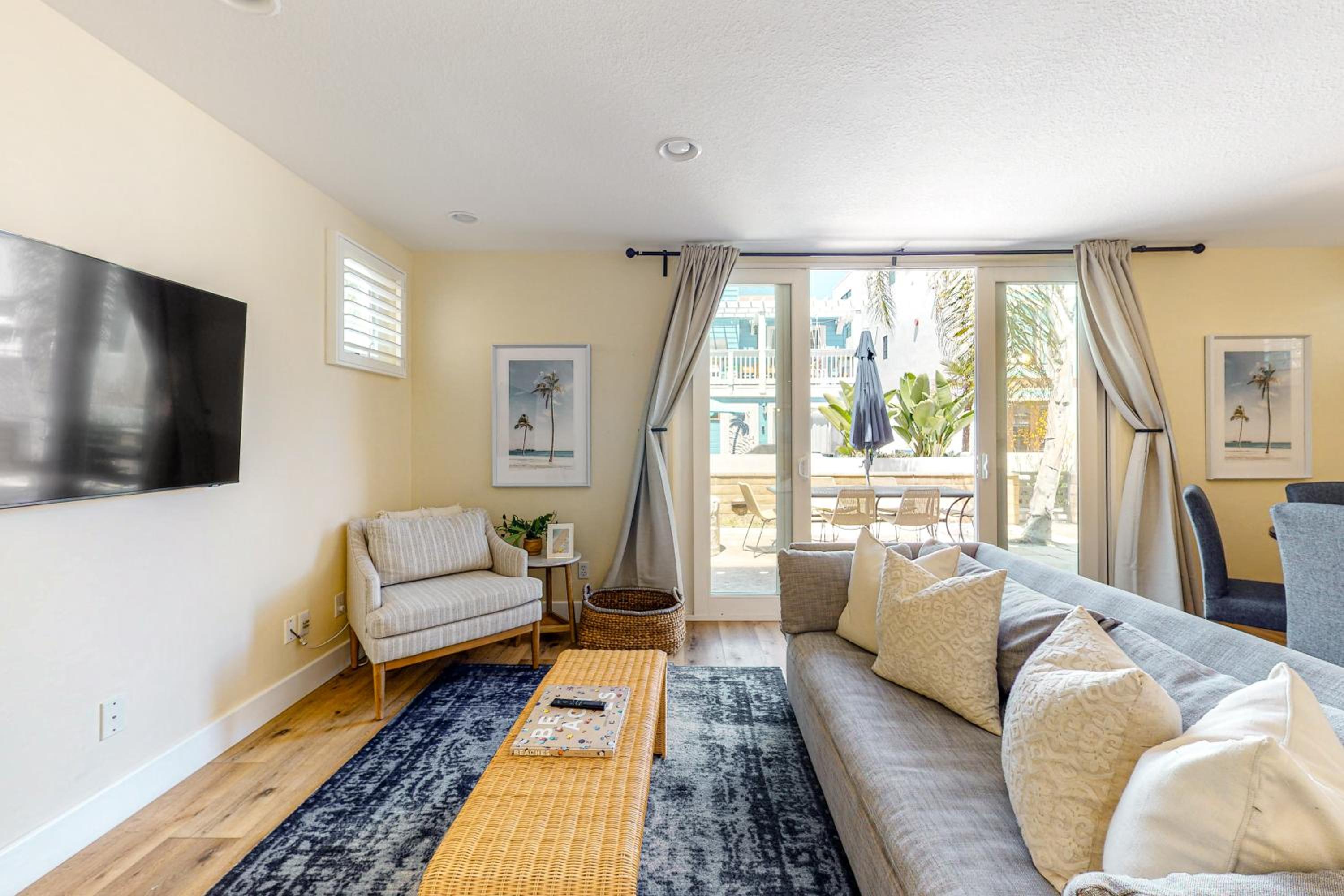 Walk to Mission Beach Centrally Located Townhome