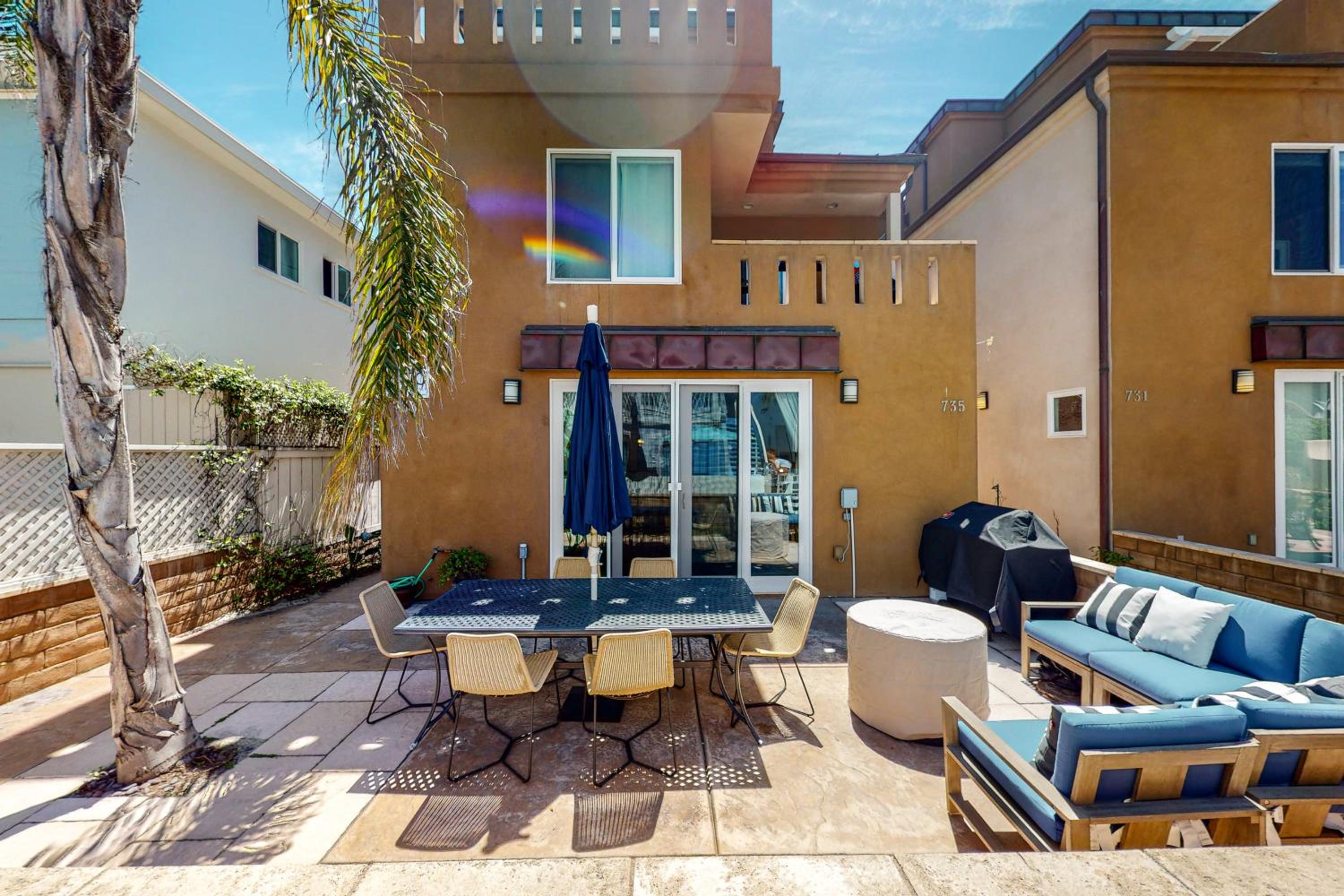 Walk to Mission Beach Centrally Located Townhome