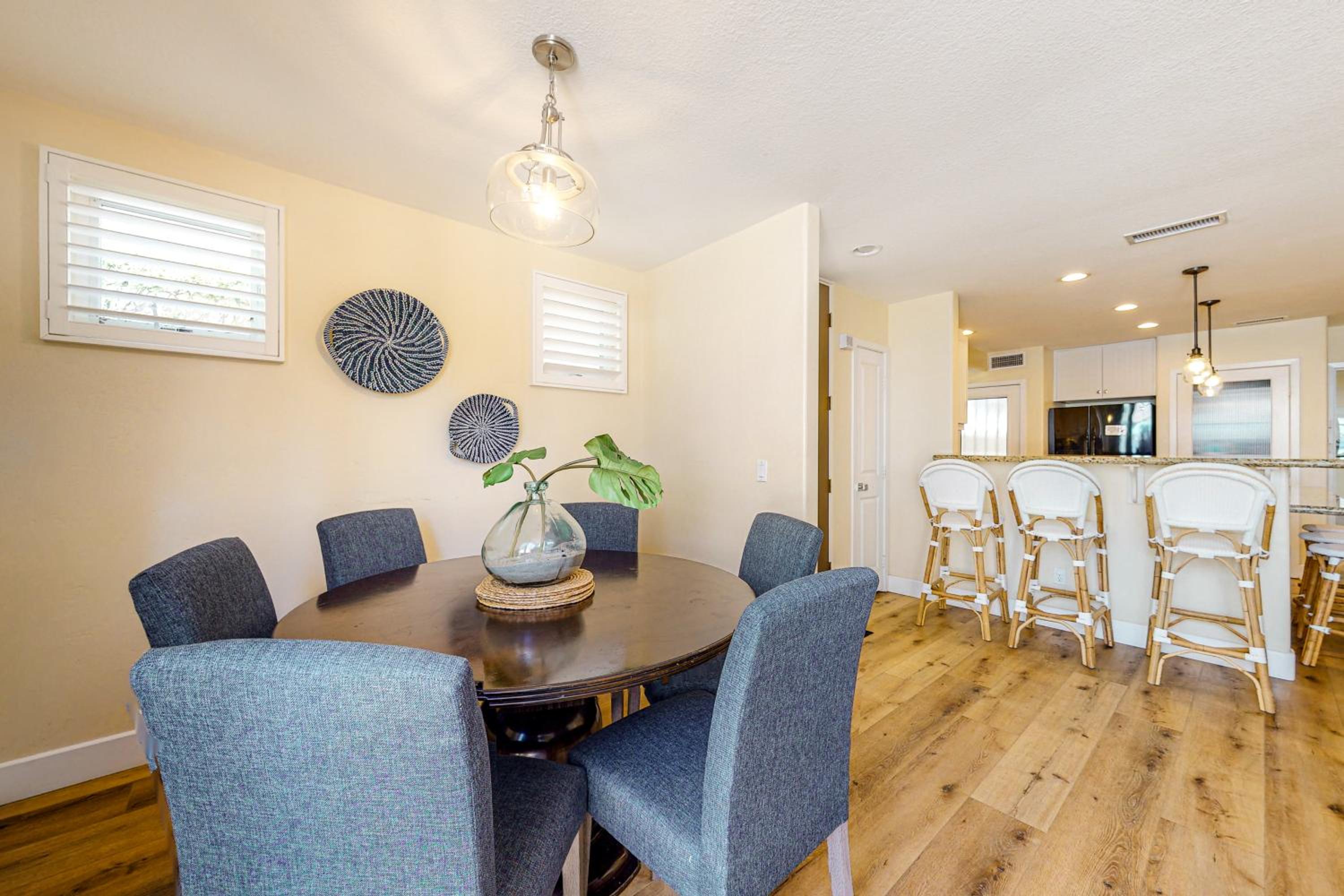 Walk to Mission Beach Centrally Located Townhome