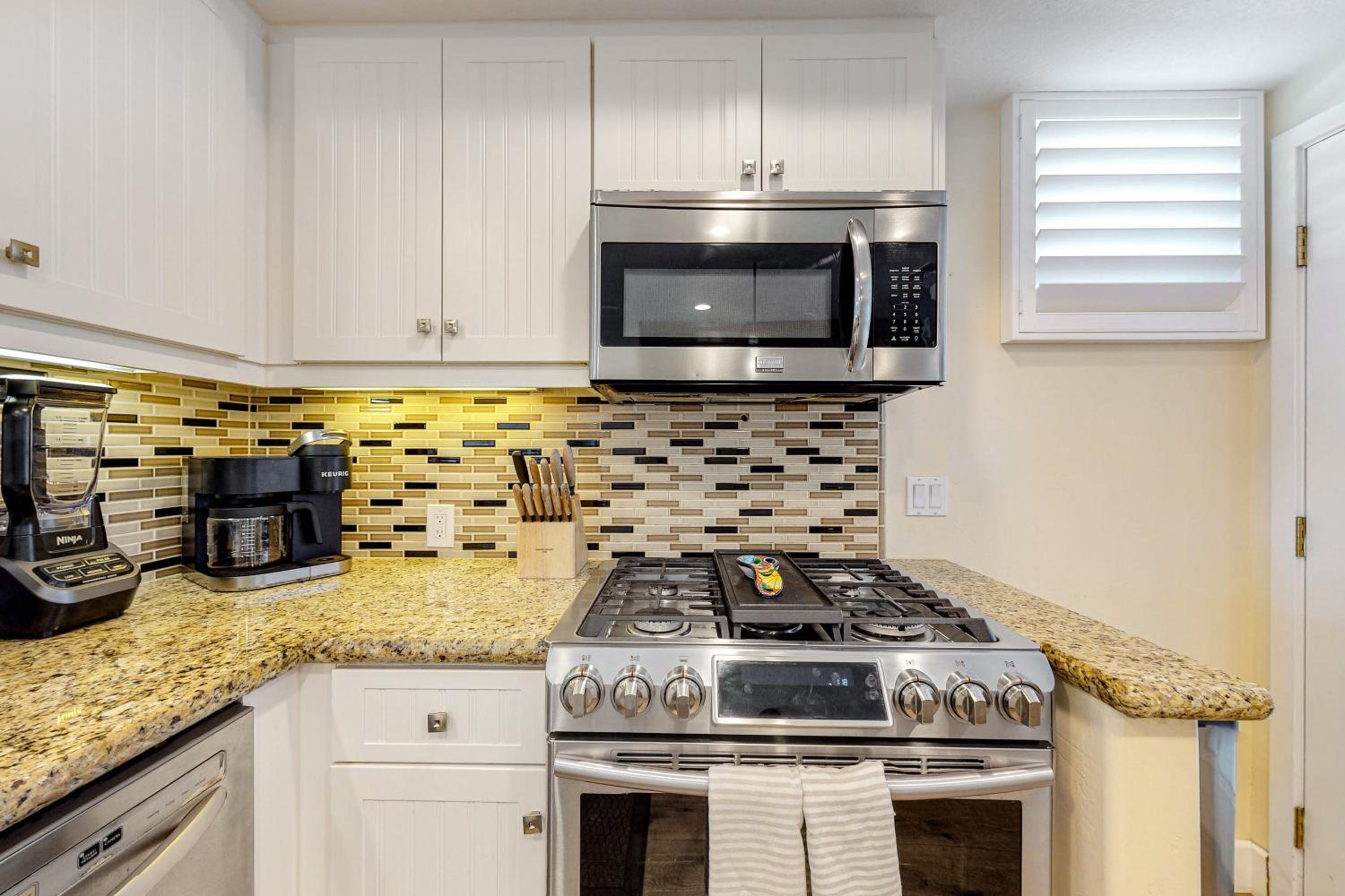 Walk to Mission Beach Centrally Located Townhome