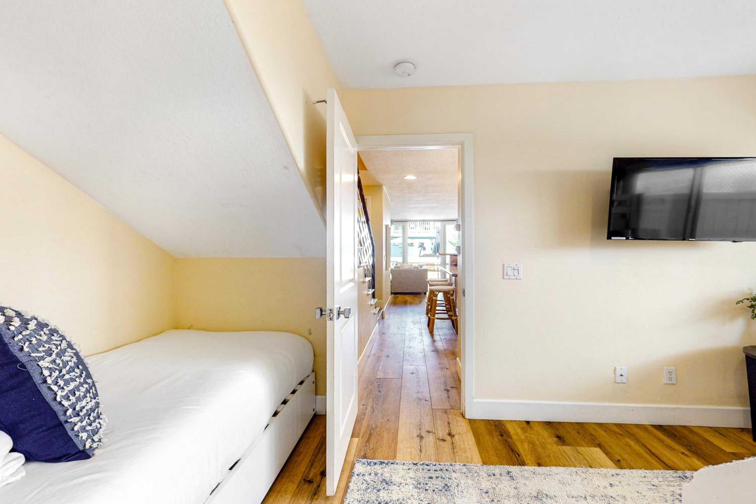 Walk to Mission Beach Centrally Located Townhome