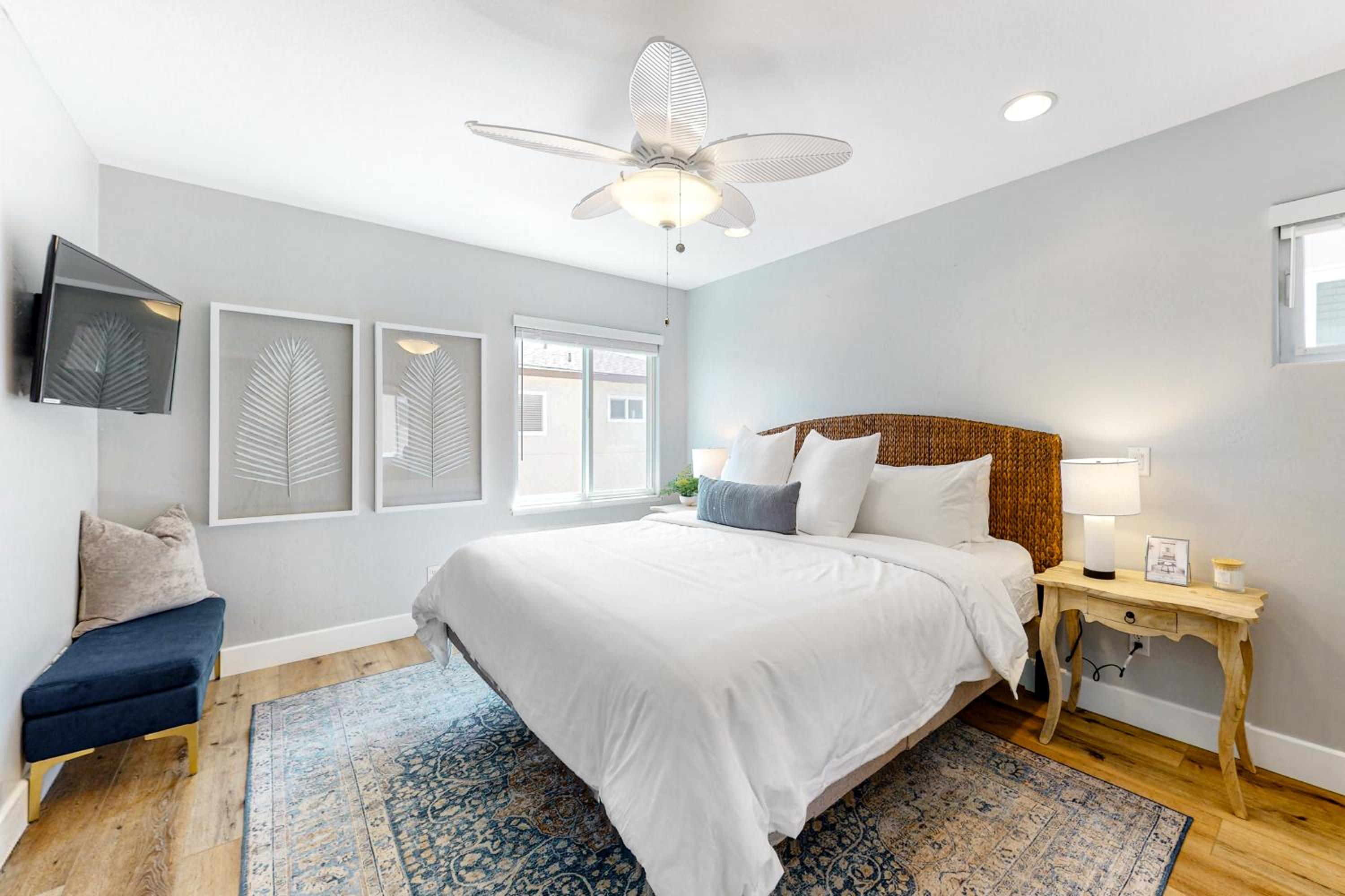 Walk to Mission Beach Centrally Located Townhome