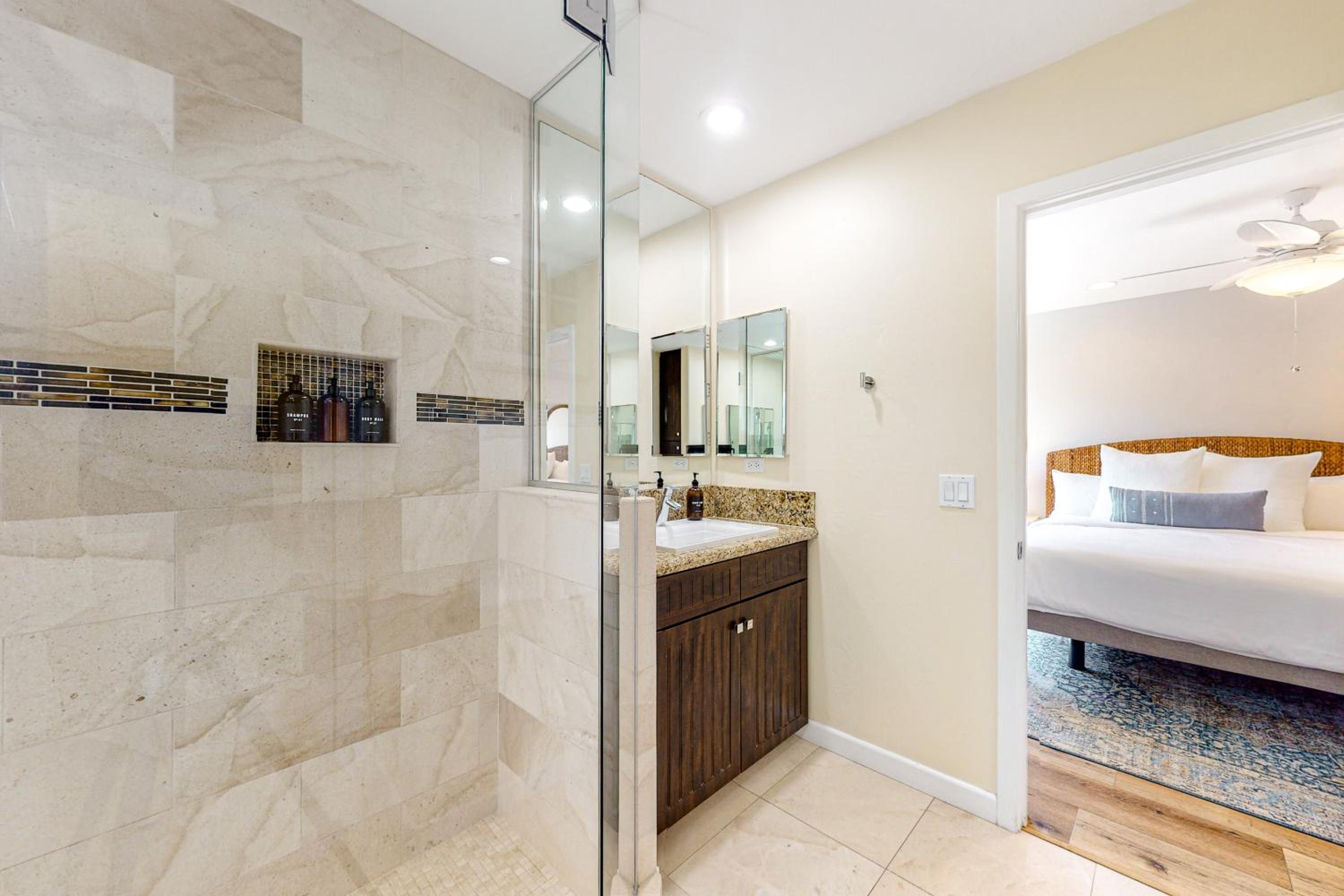 Walk to Mission Beach Centrally Located Townhome