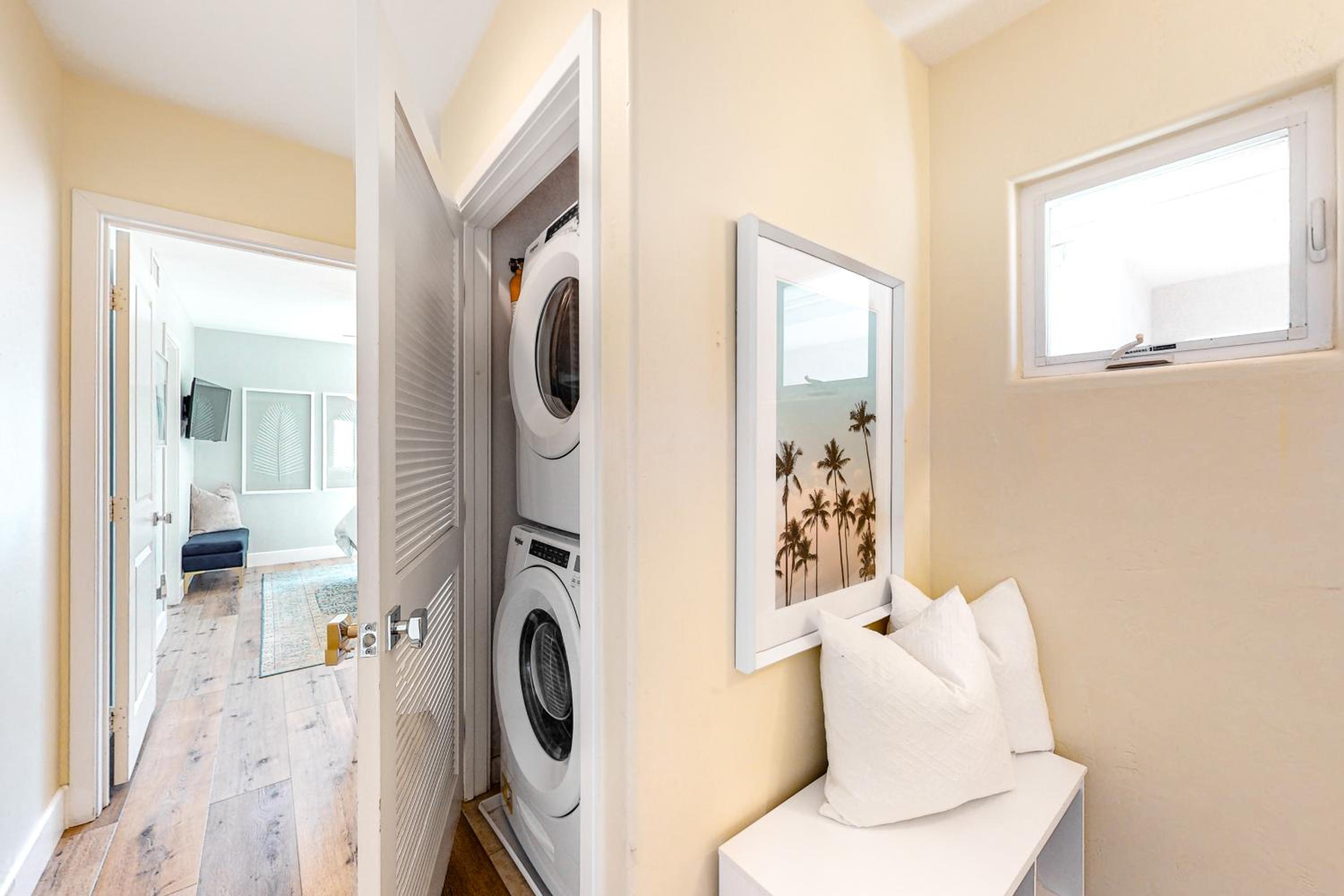 Walk to Mission Beach Centrally Located Townhome