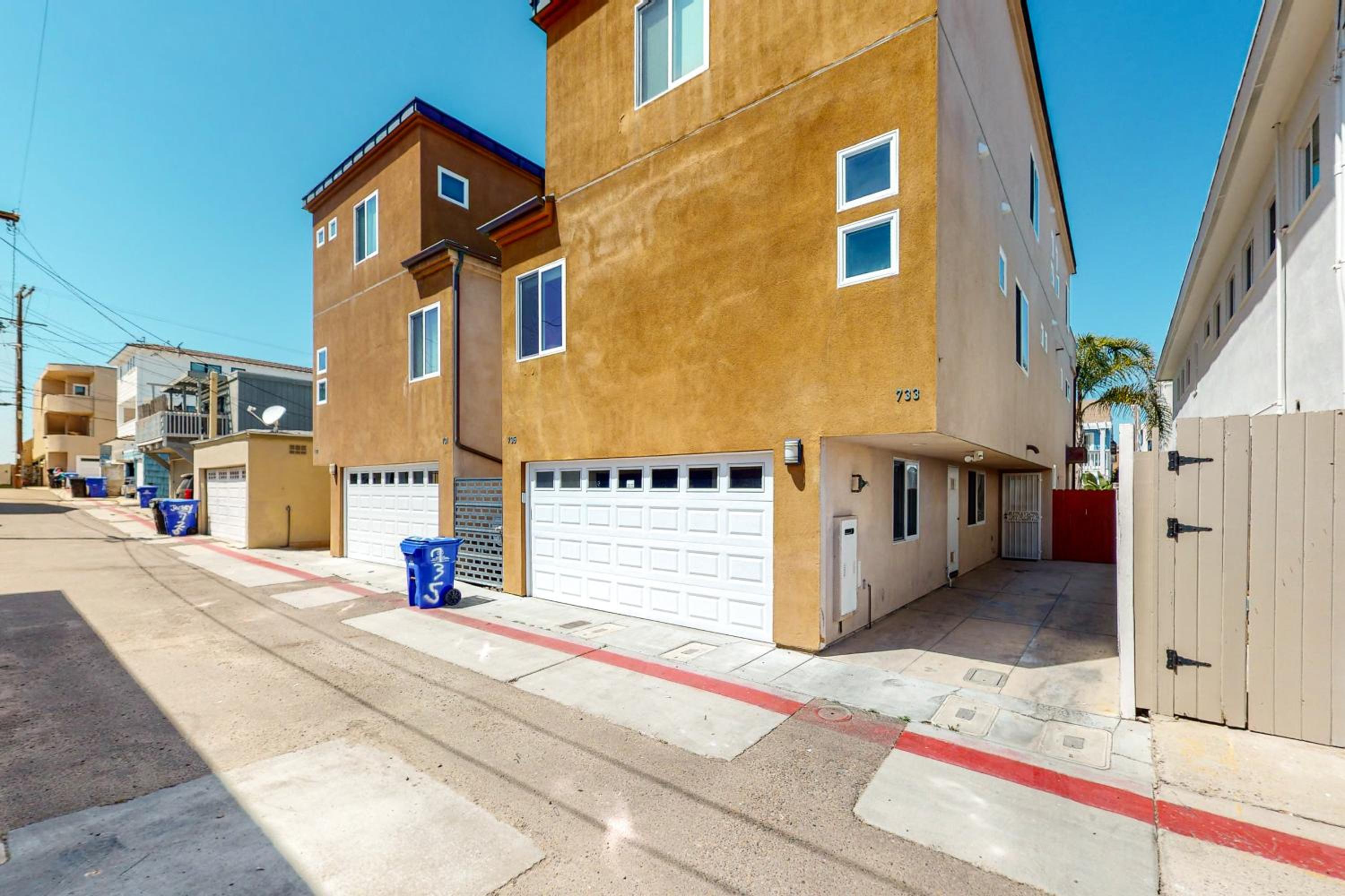 Walk to Mission Beach Centrally Located Townhome