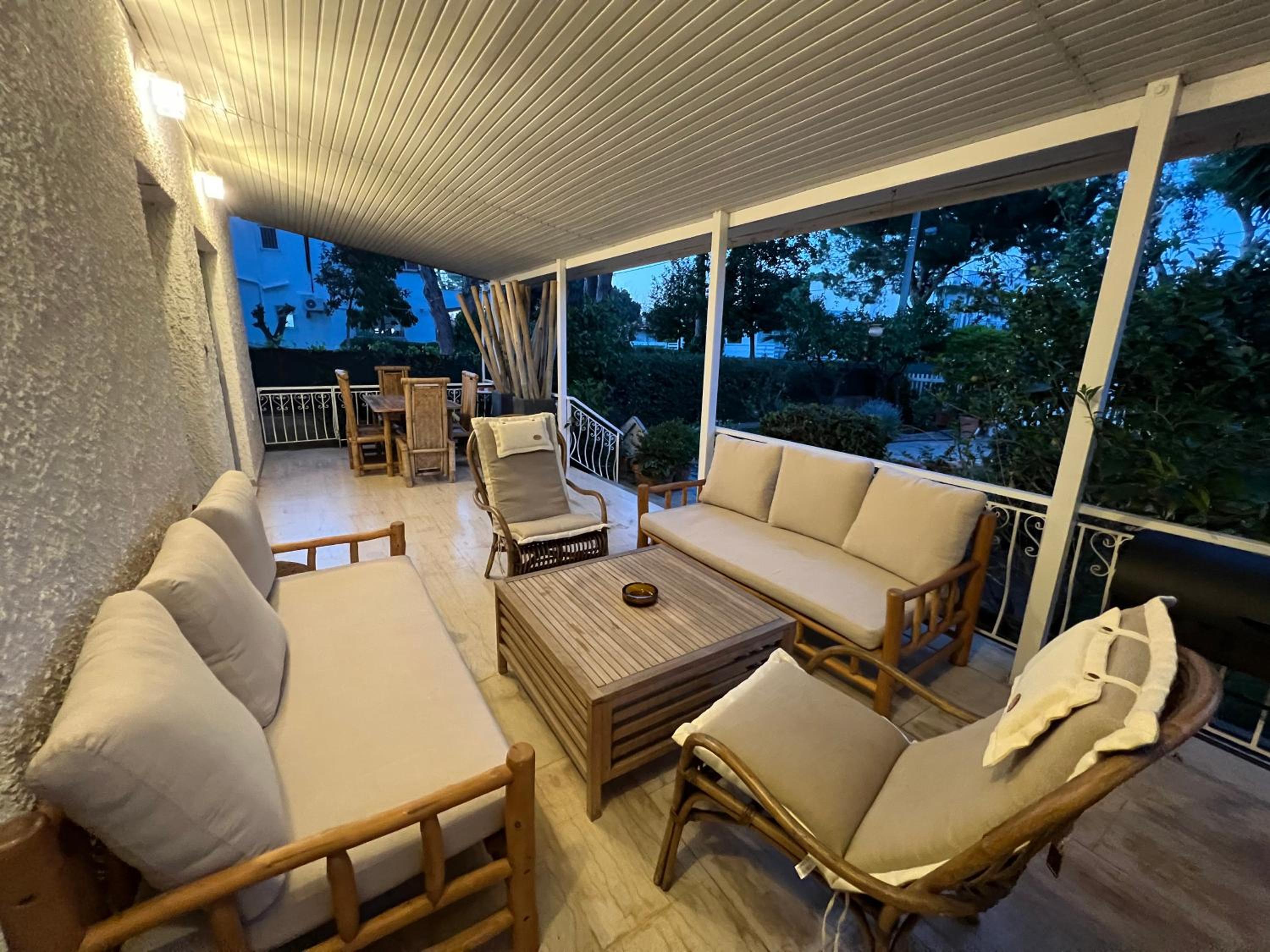 Koko's Summer House view 5