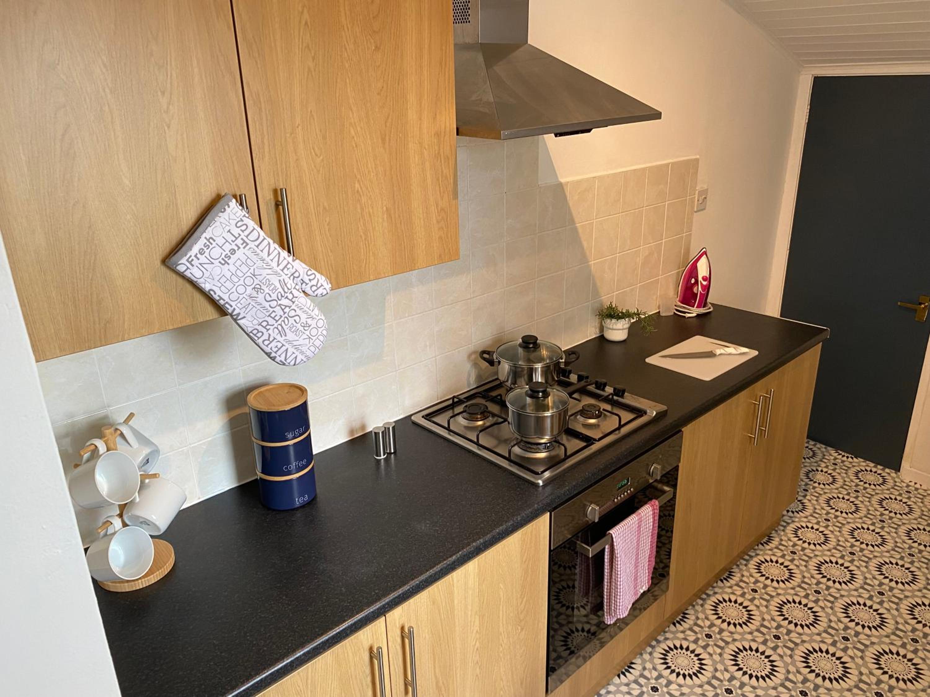 Gateshead Vacations - Rawling - Canny 2 bed flat close to Ncle free wifi  parking - Property Image 2