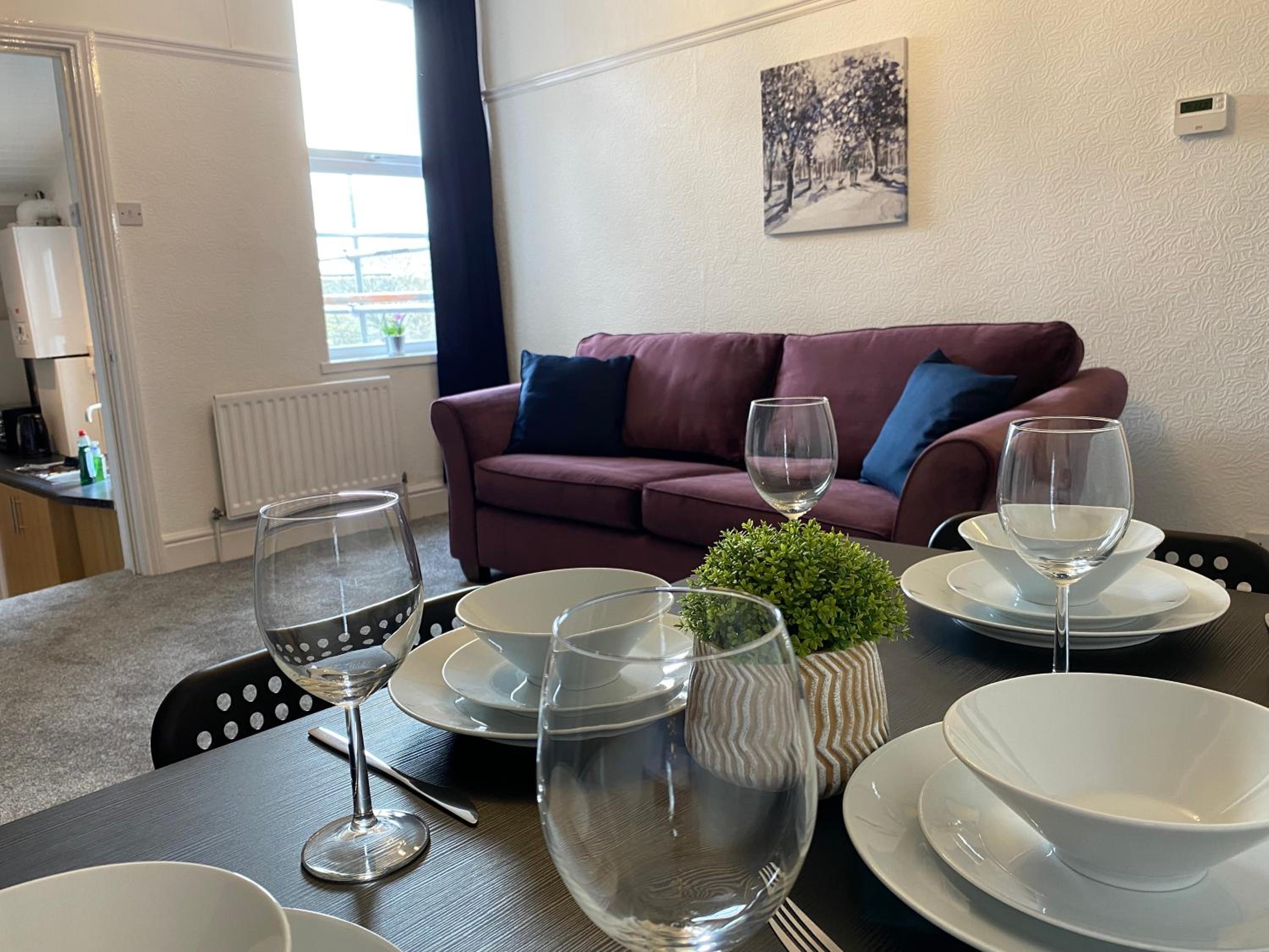Gateshead Vacations - Rawling - Canny 2 bed flat close to Ncle free wifi  parking - Property Image 1