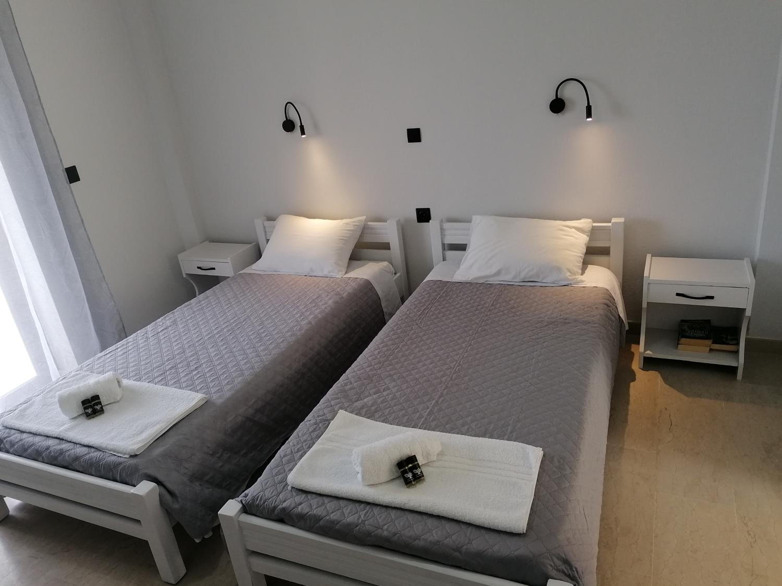 Makis Apartments