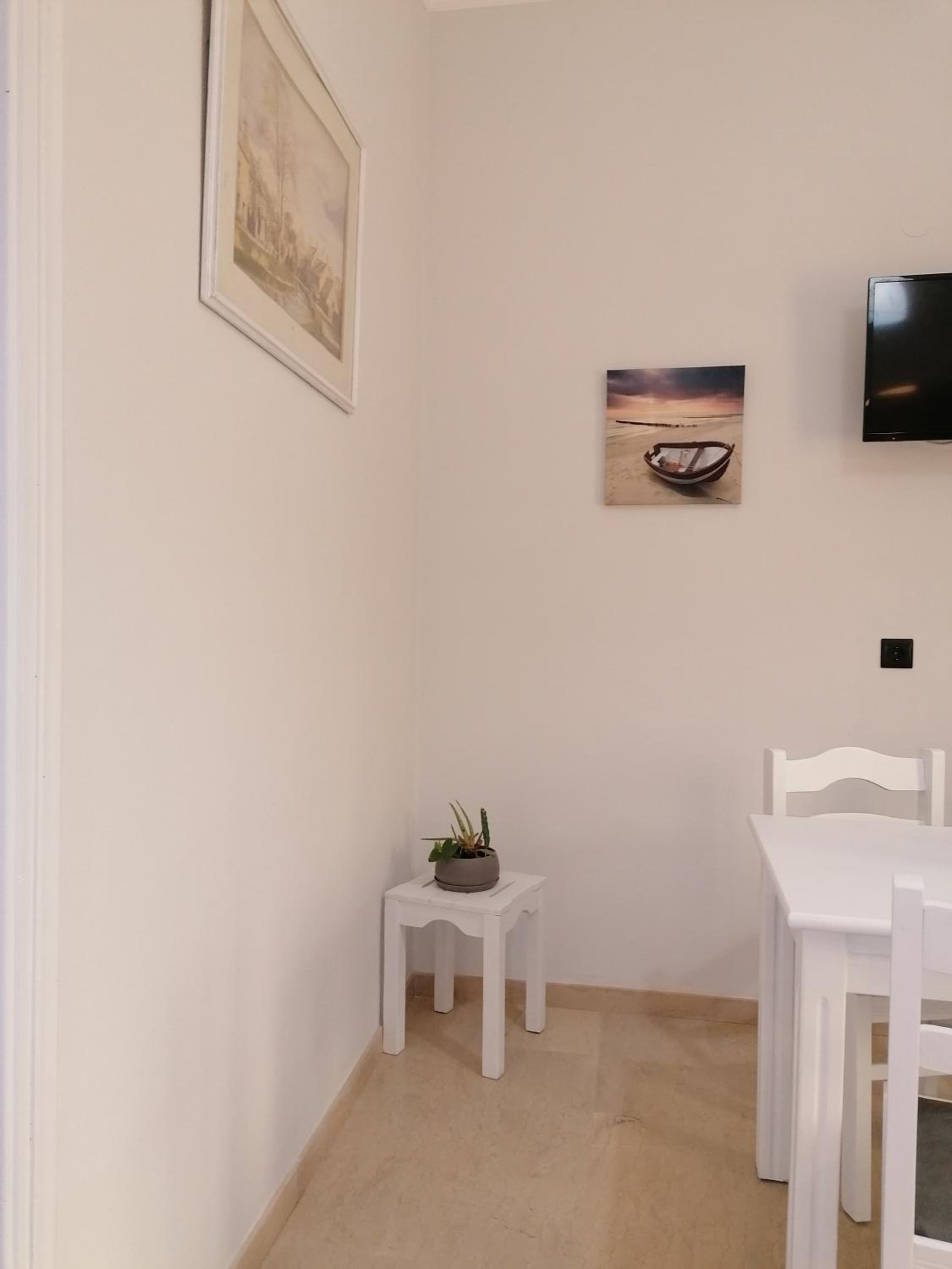 Makis Apartments