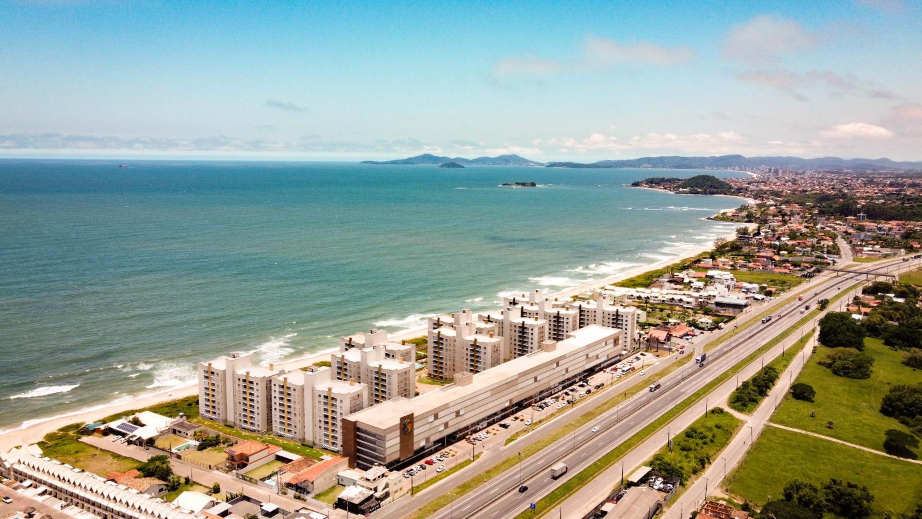 Pé na areia, a 20min do Beto Carrero