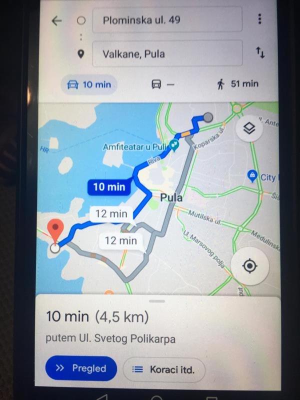 Smještaj za dvije osobe ,blizina amfiteatra i bus kolodvora ,Self-Check- In,parking u ulici