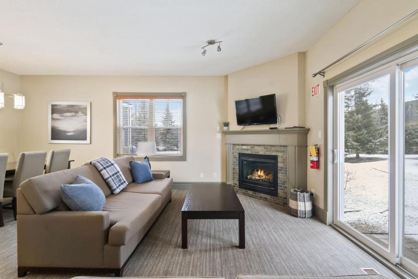 Blue Mtn Getaway in Historic Snowbridge Chalet