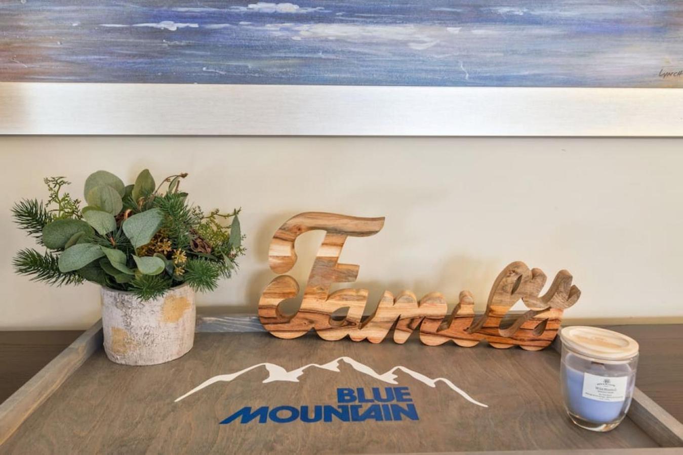 Blue Mtn Getaway in Historic Snowbridge Chalet