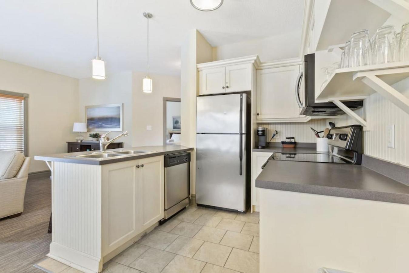 Blue Mtn Getaway in Historic Snowbridge Chalet