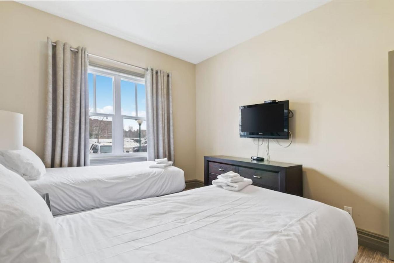 Blue Mtn Getaway in Historic Snowbridge Chalet