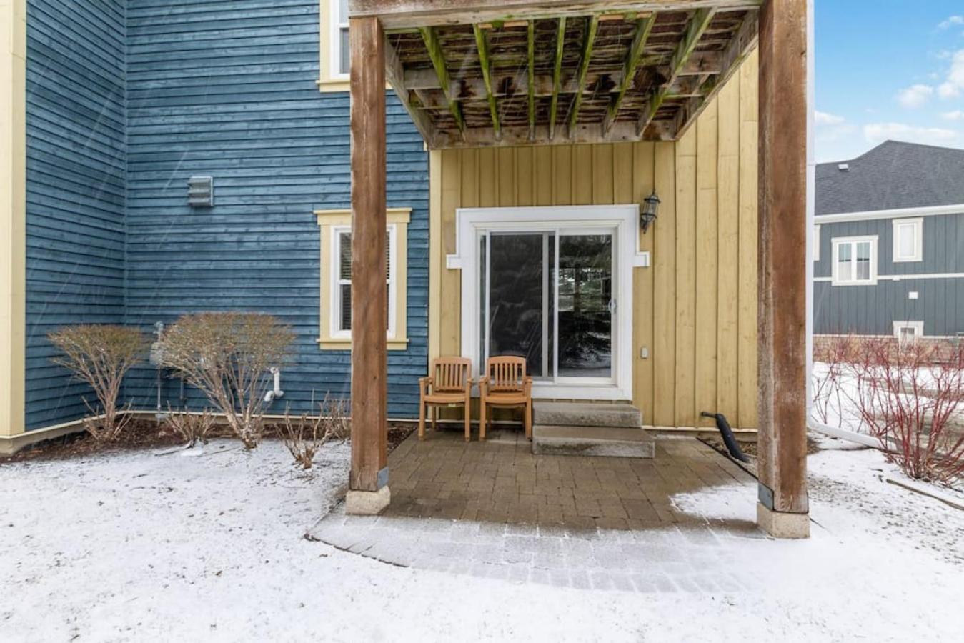 Blue Mtn Getaway in Historic Snowbridge Chalet