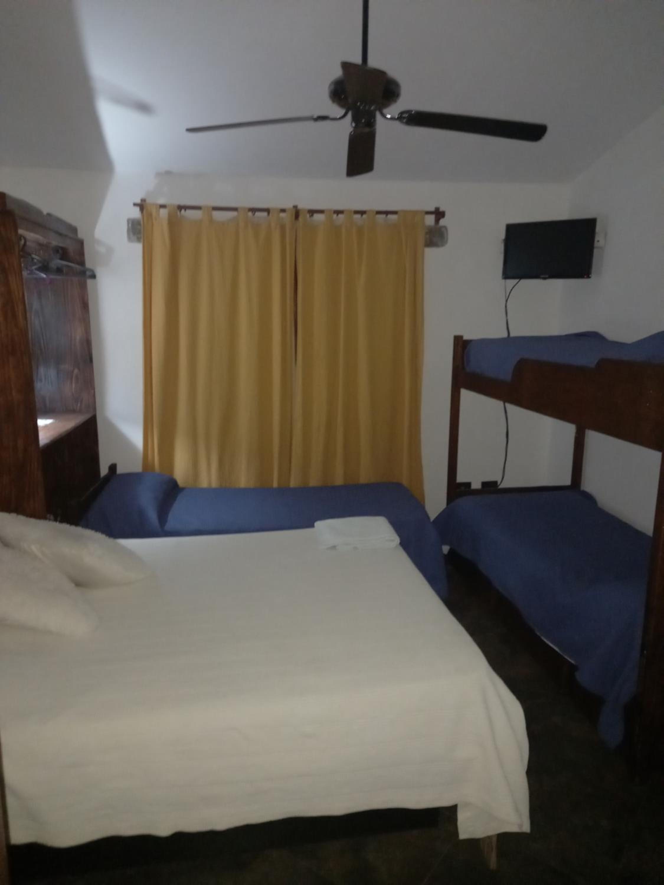 Alojamiento en casa quinta, habitación privada