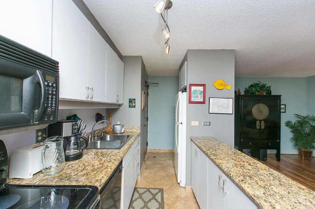 One Bedroom Discovery Bay Condos with Kitchen, Free Wifi & Amazing Views view 4