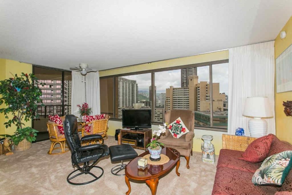 Spacious Condos with Private Balcony at Discovery Bay - Free Wifi, Near Beaches! view 3