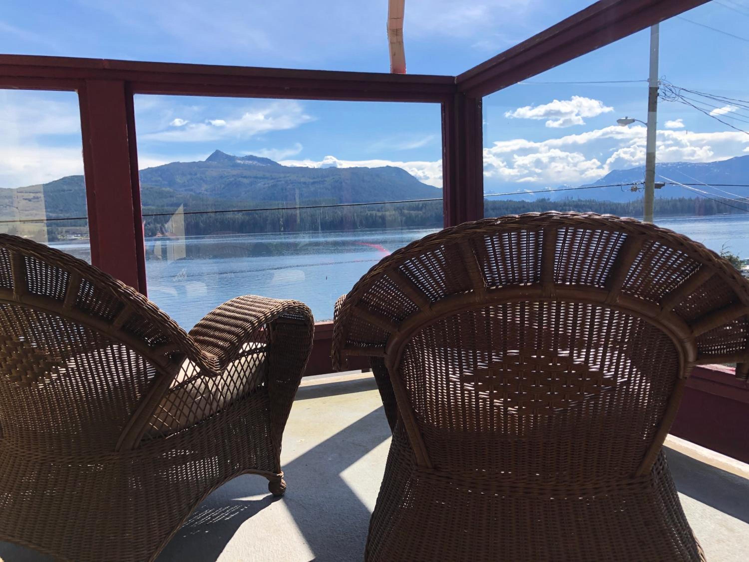 Alert Bay Lodge