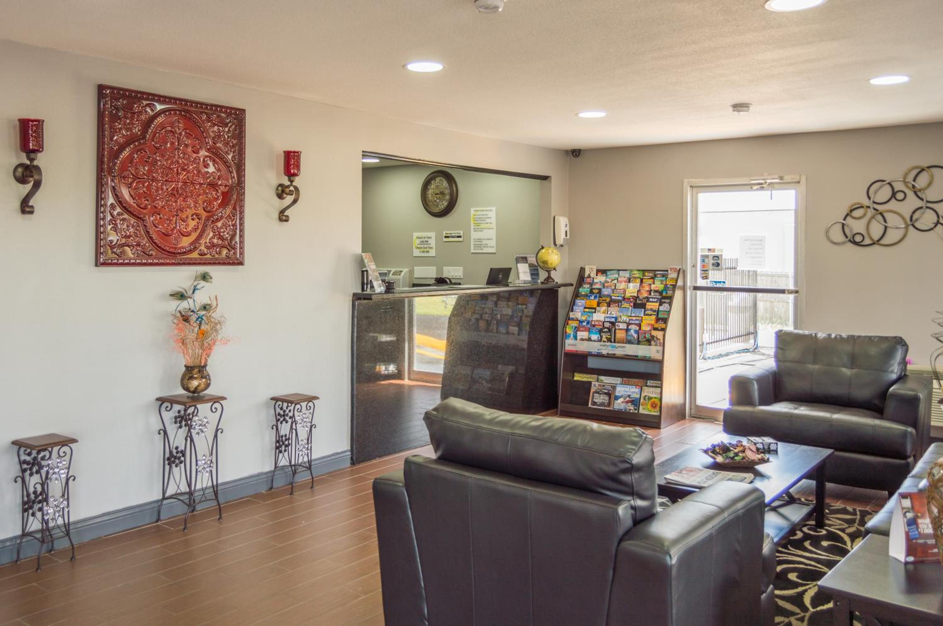 Ardmore Vacations - Super 8 by Wyndham Ardmore - Property Image 8