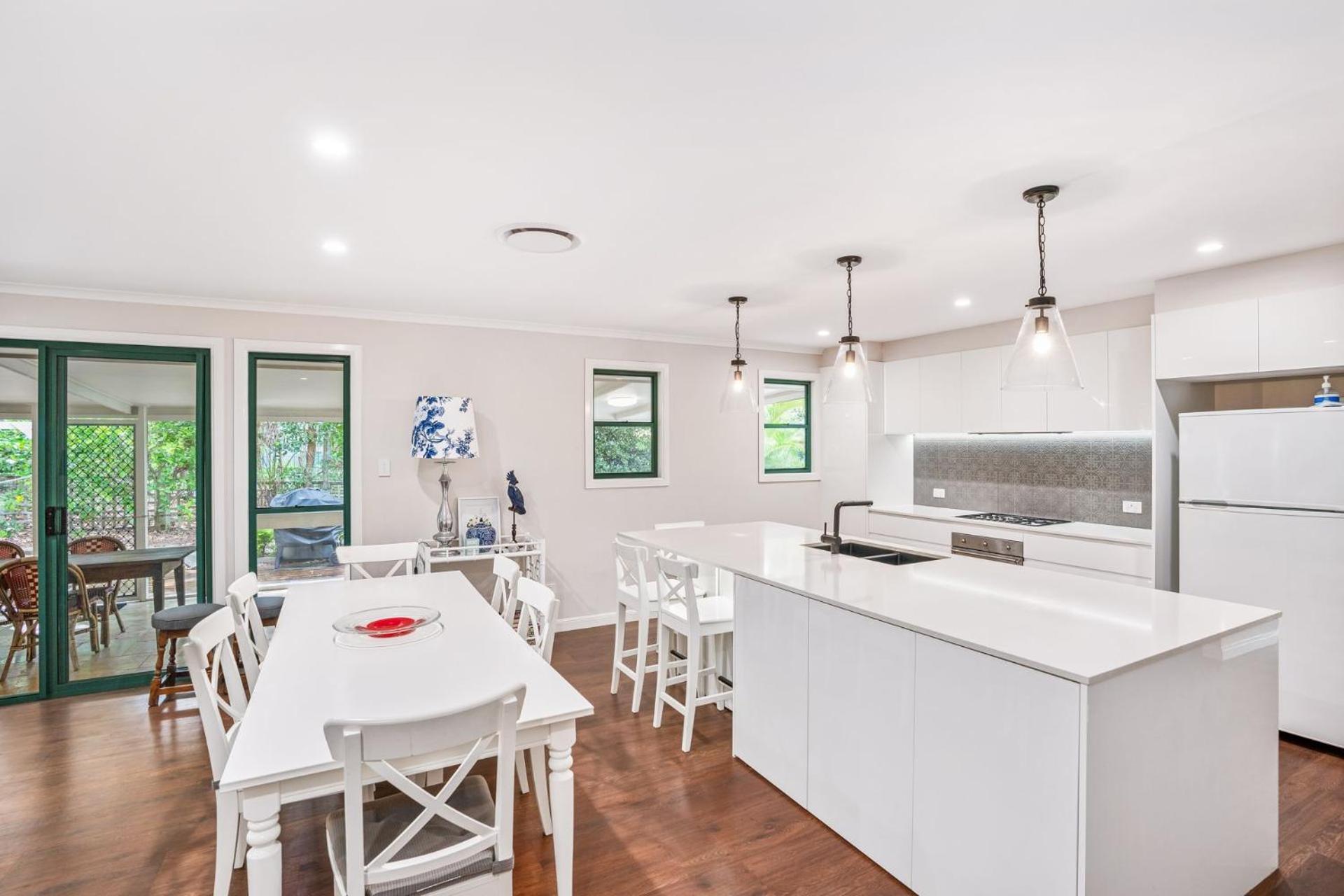 7 Belle Court Rainbow Shores Fully ducted aircon. Pets welcome