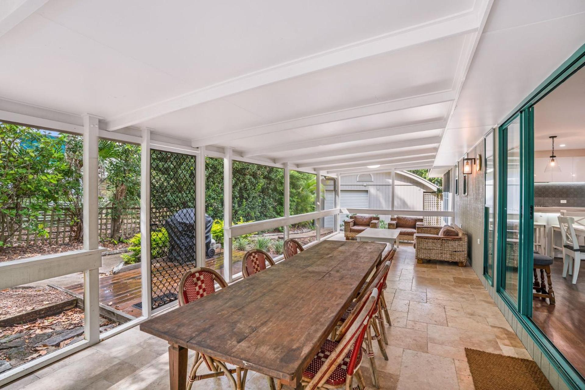 7 Belle Court Rainbow Shores Fully ducted aircon. Pets welcome