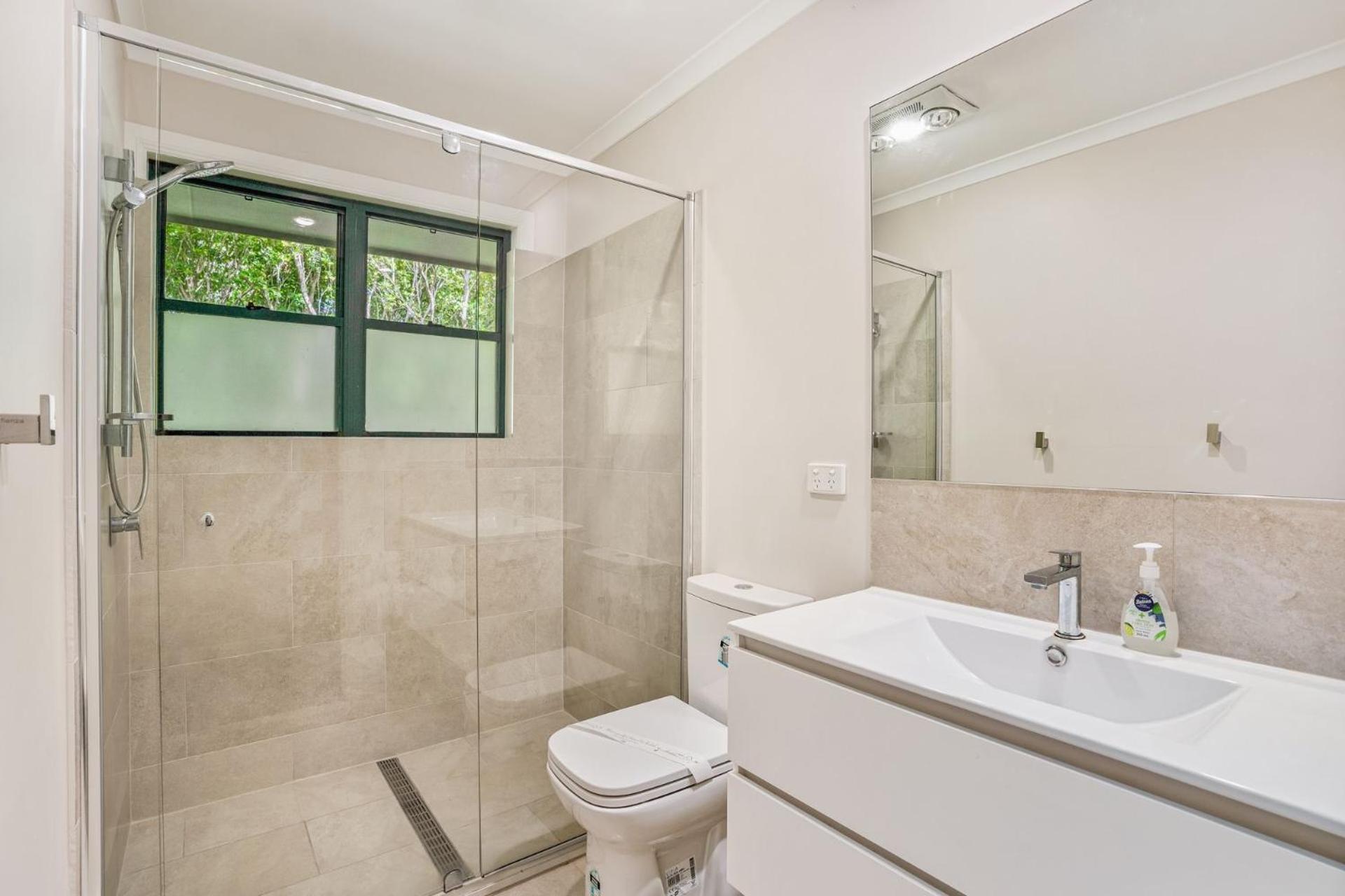 7 Belle Court Rainbow Shores Fully ducted aircon. Pets welcome