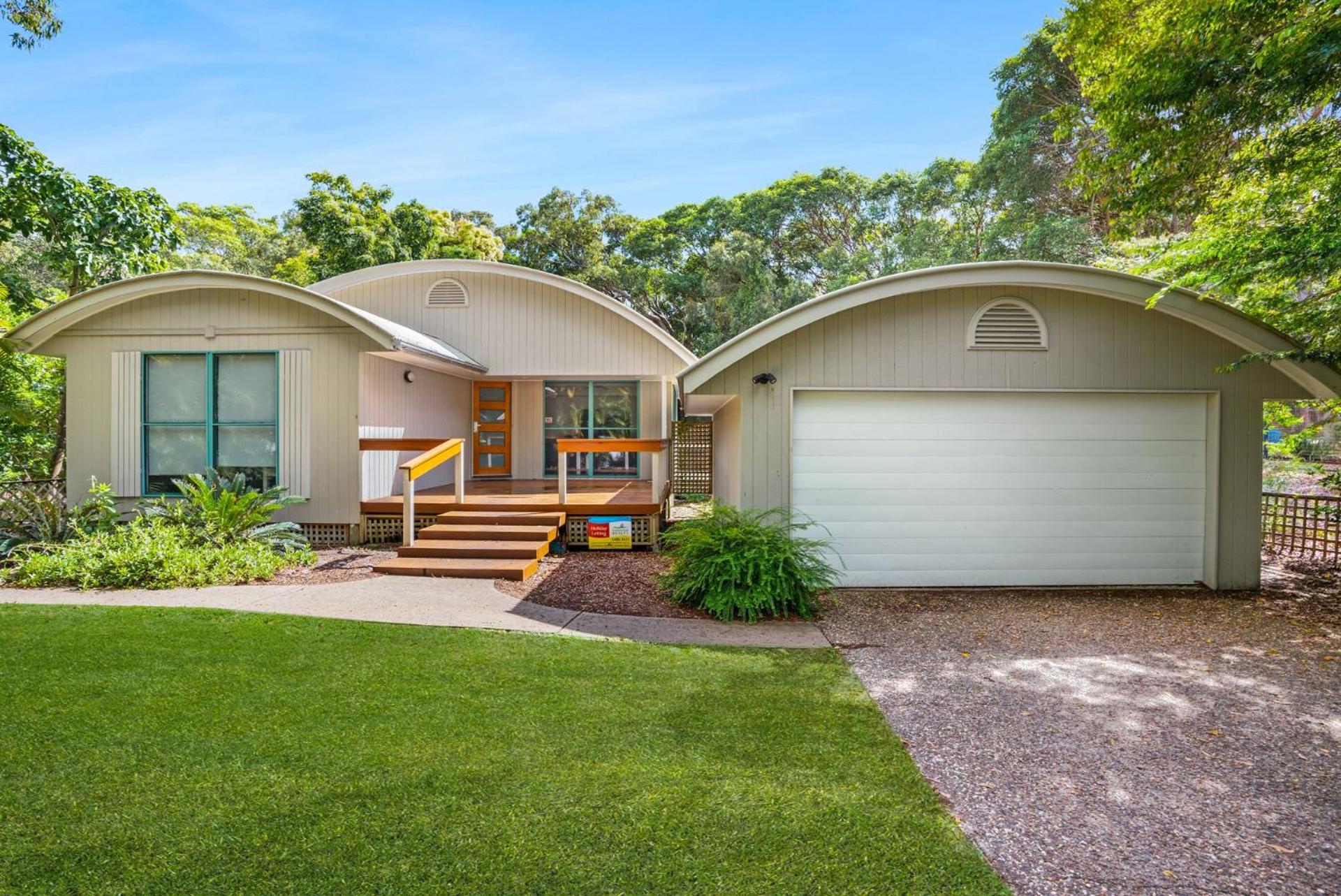 7 Belle Court Rainbow Shores Fully ducted aircon. Pets welcome