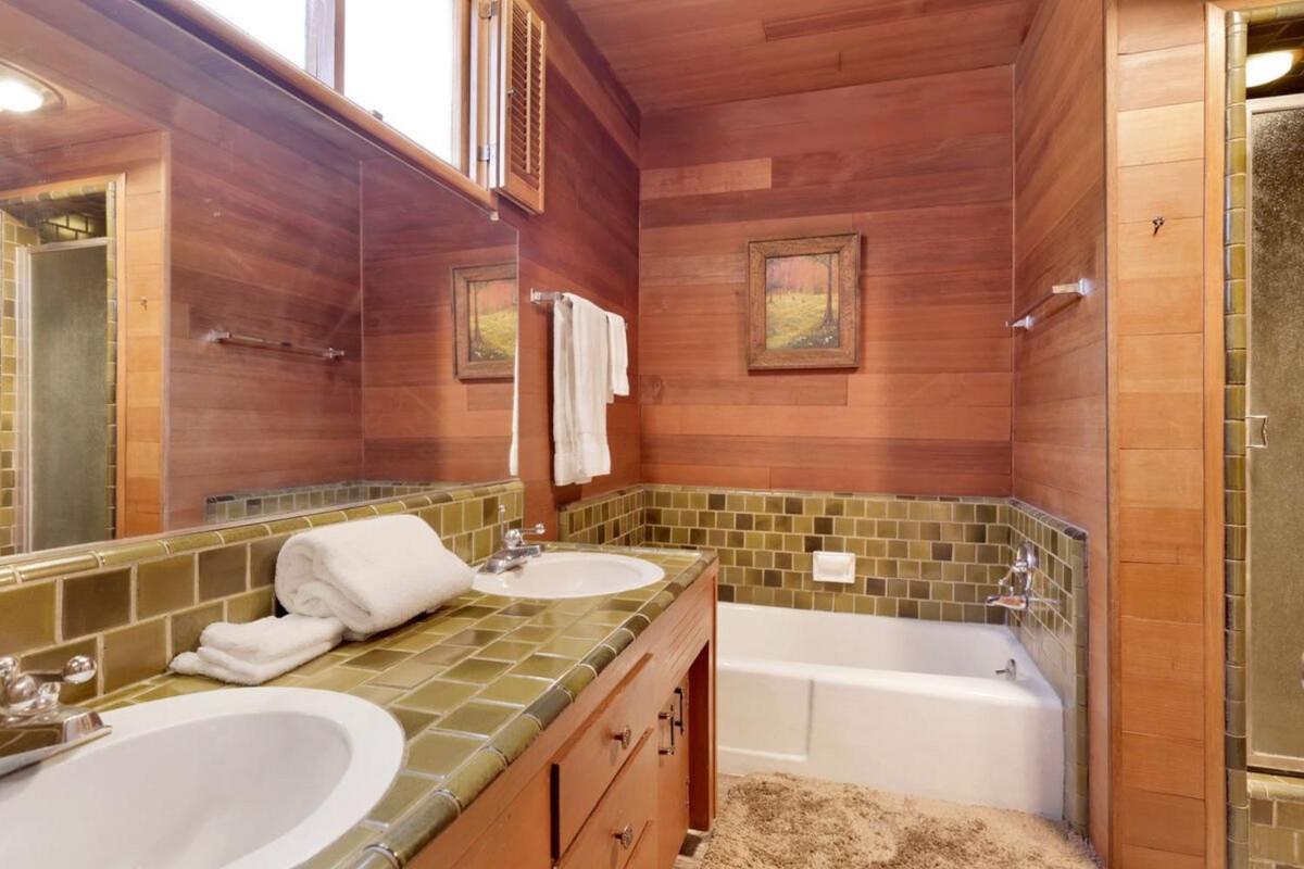 Cove Lakeview Cabin #2064 by Big Bear Vacations view 2