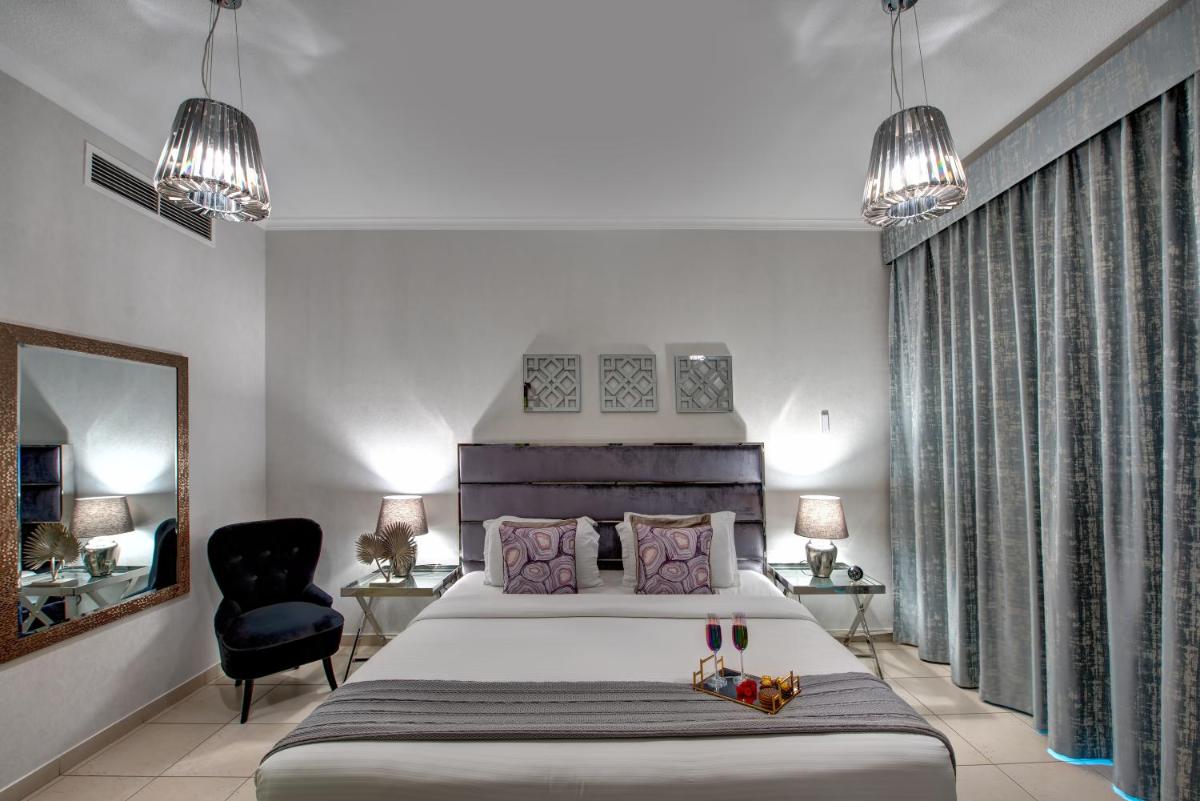 Durrani Homes - Luxury living besides Panoramic Fountain and Burj khalifa view- Burj Khalifa Fireworks