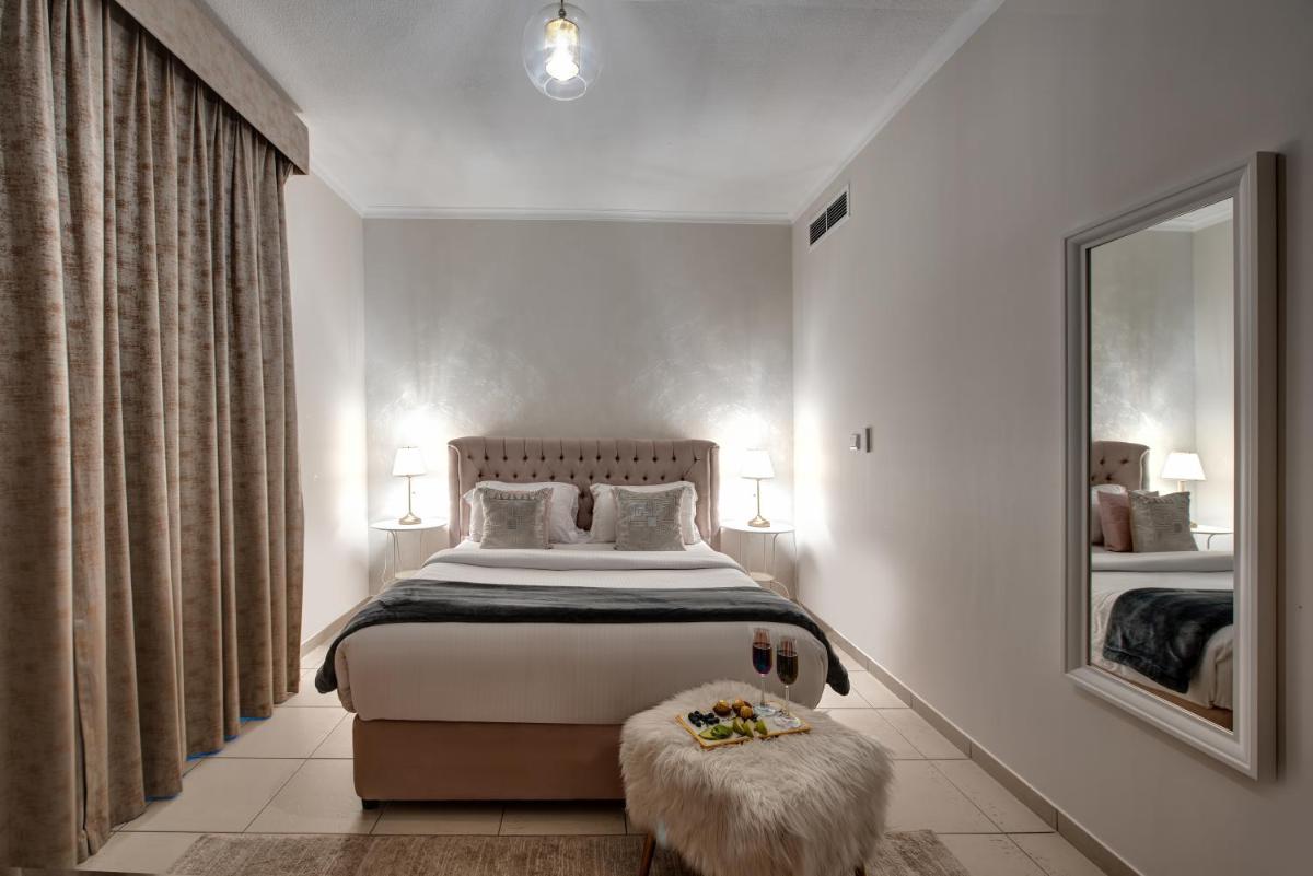 Durrani Homes - Luxury living besides Panoramic Fountain and Burj khalifa view- Burj Khalifa Fireworks